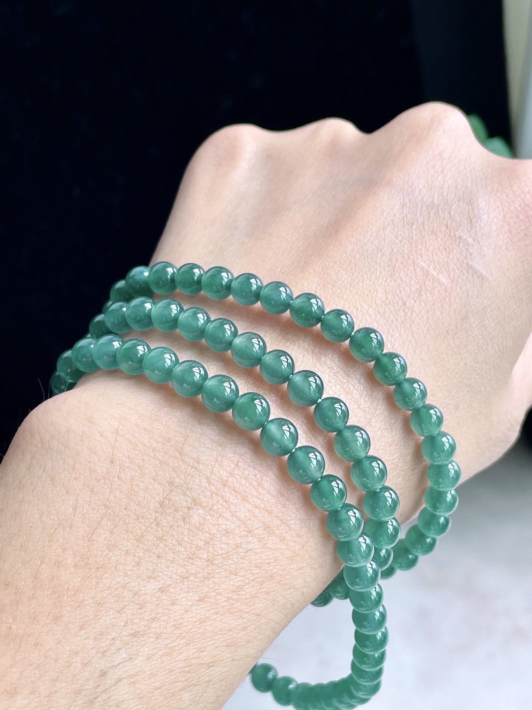 【珠子】冰天空蓝珠链圆珠珠子珠链 【说明】 性比高 老蓝水 【尺寸】5.8mm，33cm 【重量】40克