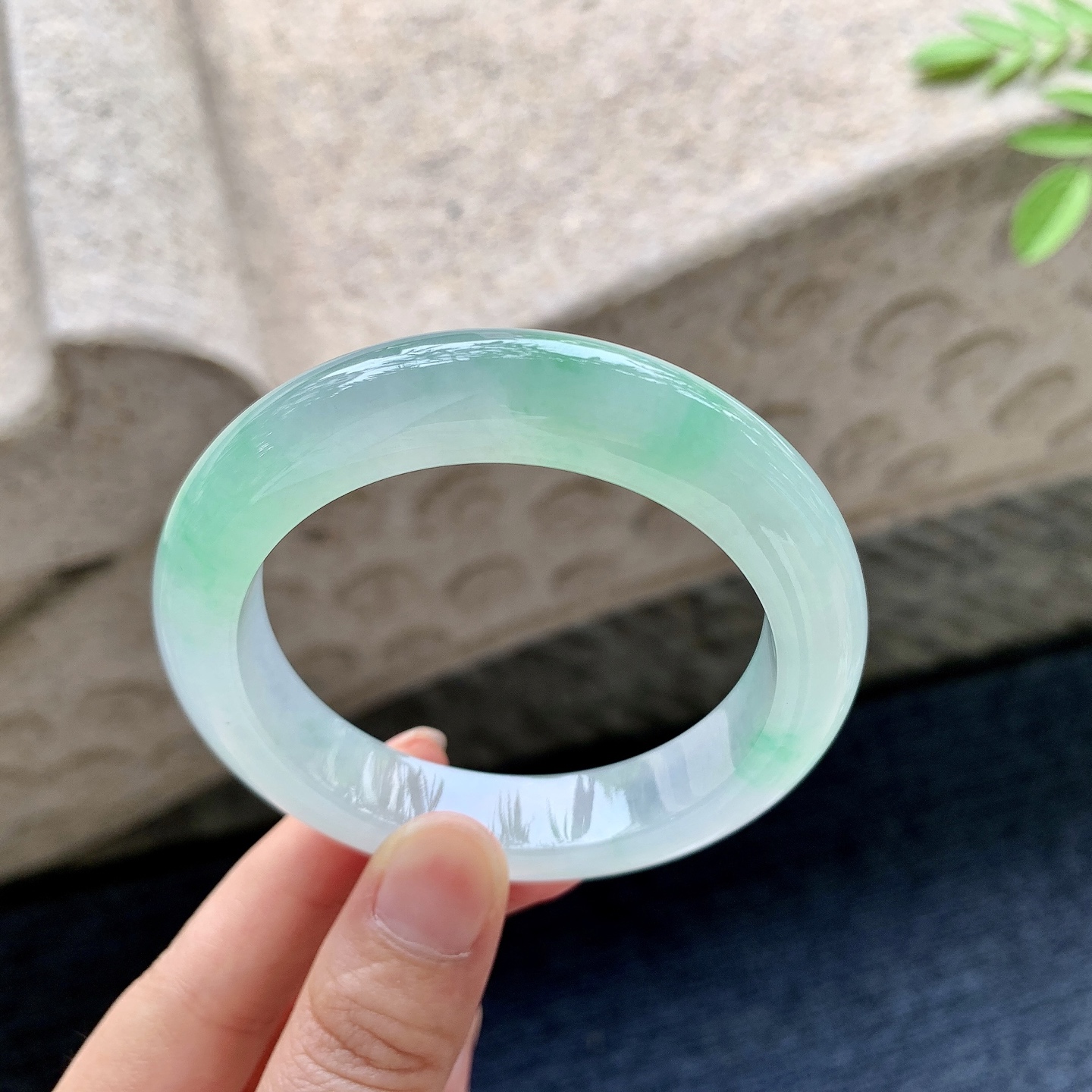 正圈53 54 圈口54/11.7/9.3 编码G6091604 冰飘绿，清透，水润，种老，细腻，无裂