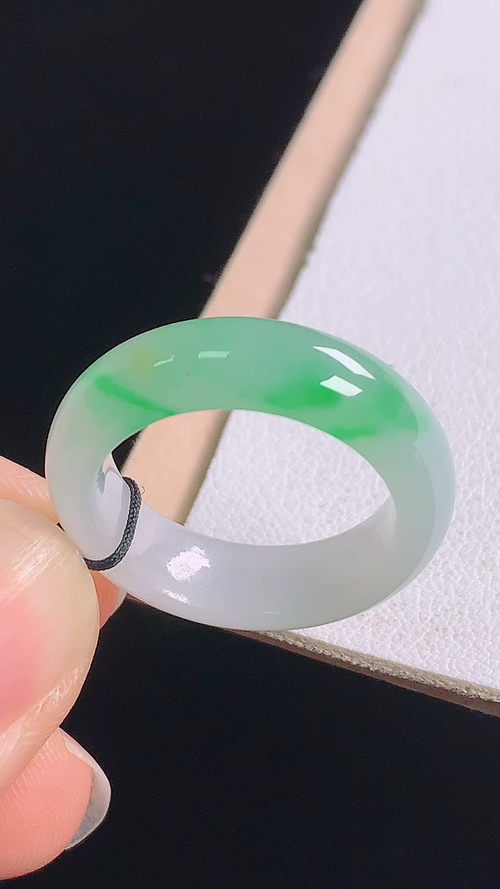 ️冰飘绿指环，无裂，尺寸:圈口12/16.3-5.8-3.2mm 10