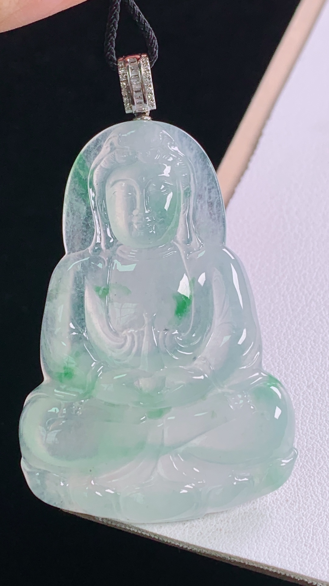 ️高品质冰飘绿观音吊坠，18K真金真钻翠色灵动，清透细腻，无裂，尺寸:65.3-55.6-38.6-6.7mm 11