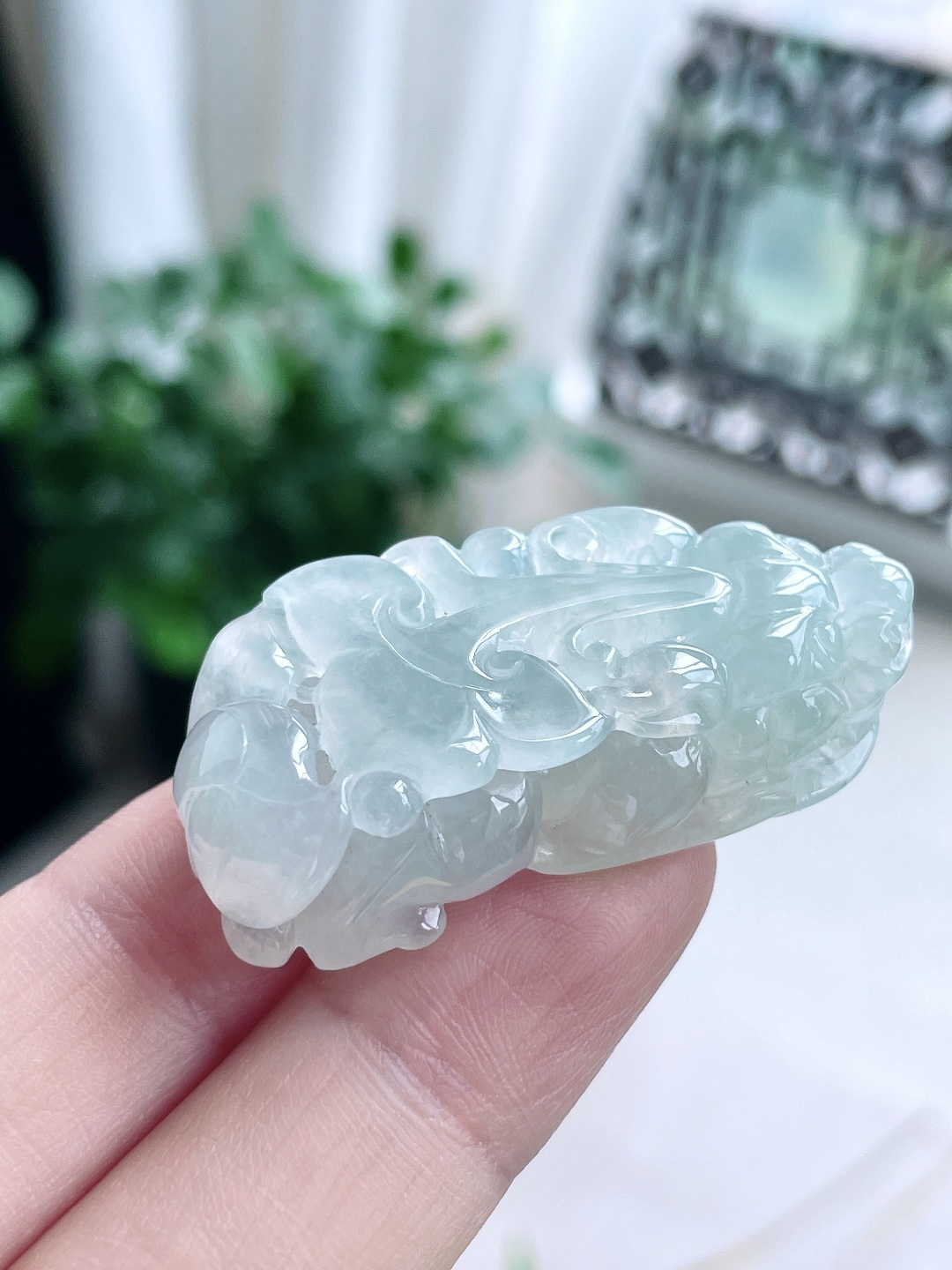 【裸石】冰糯种貔貅吊坠 【说明】缅甸 无裂 性比高 超厚 【尺寸】43-21-11.6 【重量】21.5克