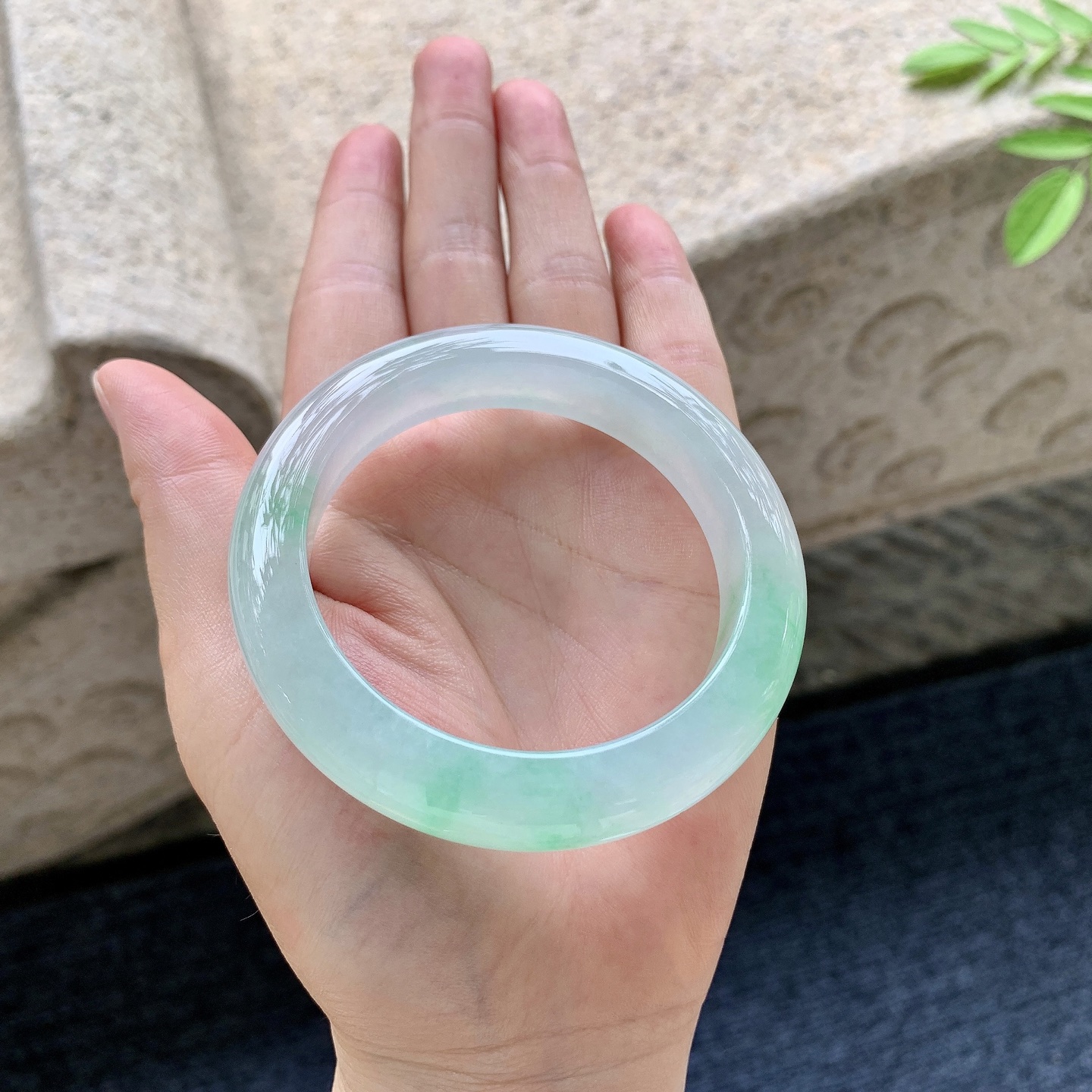 正圈53 54 圈口54/11.7/9.3 编码G6091604 冰飘绿，清透，水润，种老，细腻，无裂
