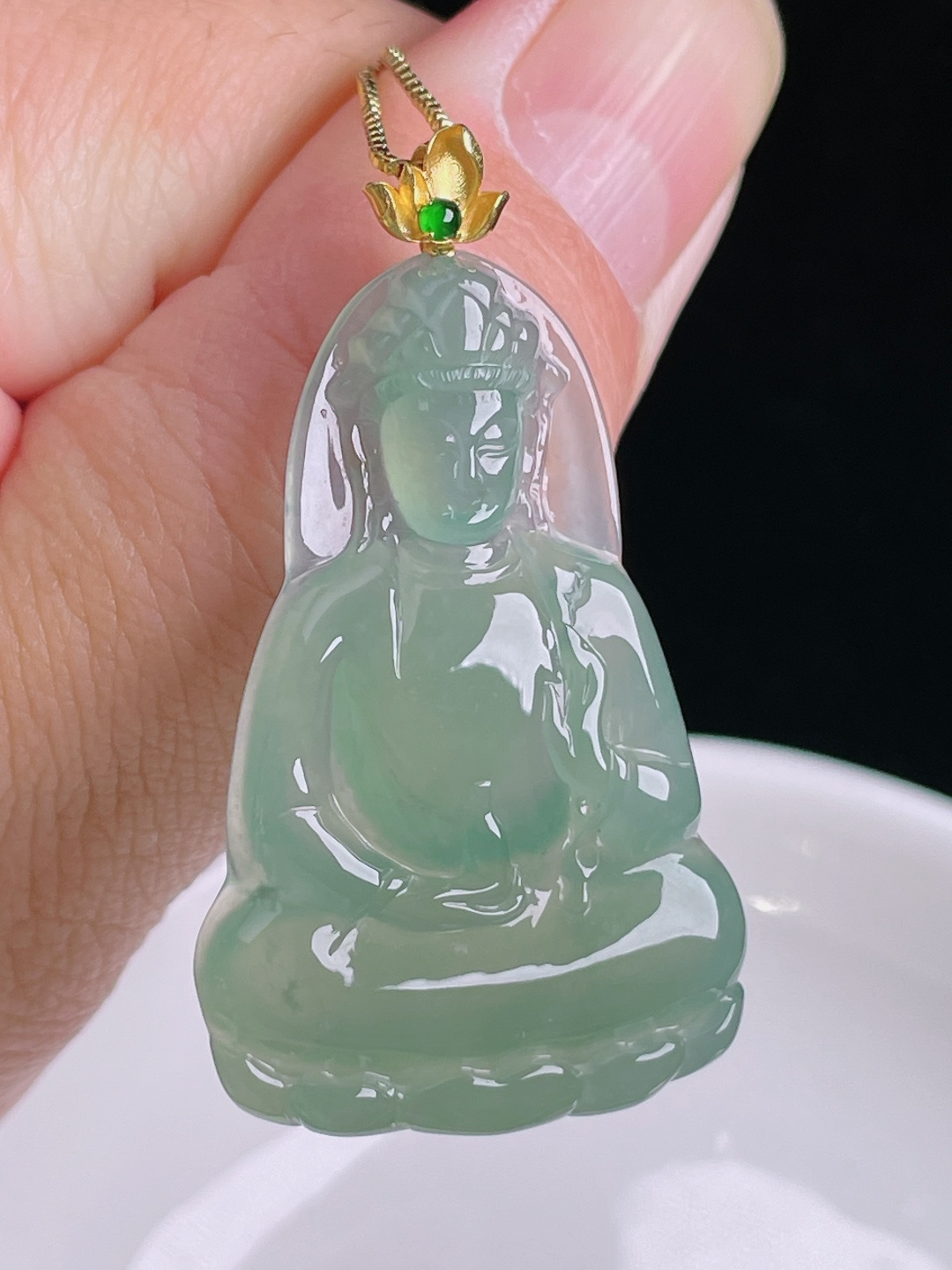 冰绿观音，18k镶嵌，老种起光，细底通透，尺寸：45裸石38.6/26/4.8mm0915