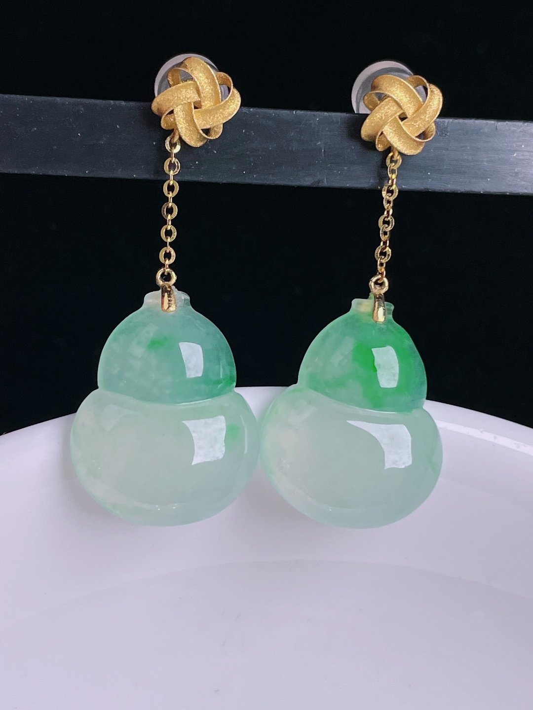 ️飘绿葫芦耳坠，18k镶嵌，老种起光，细底通透，尺寸：31.5裸石16.5/13/3.8mm0915