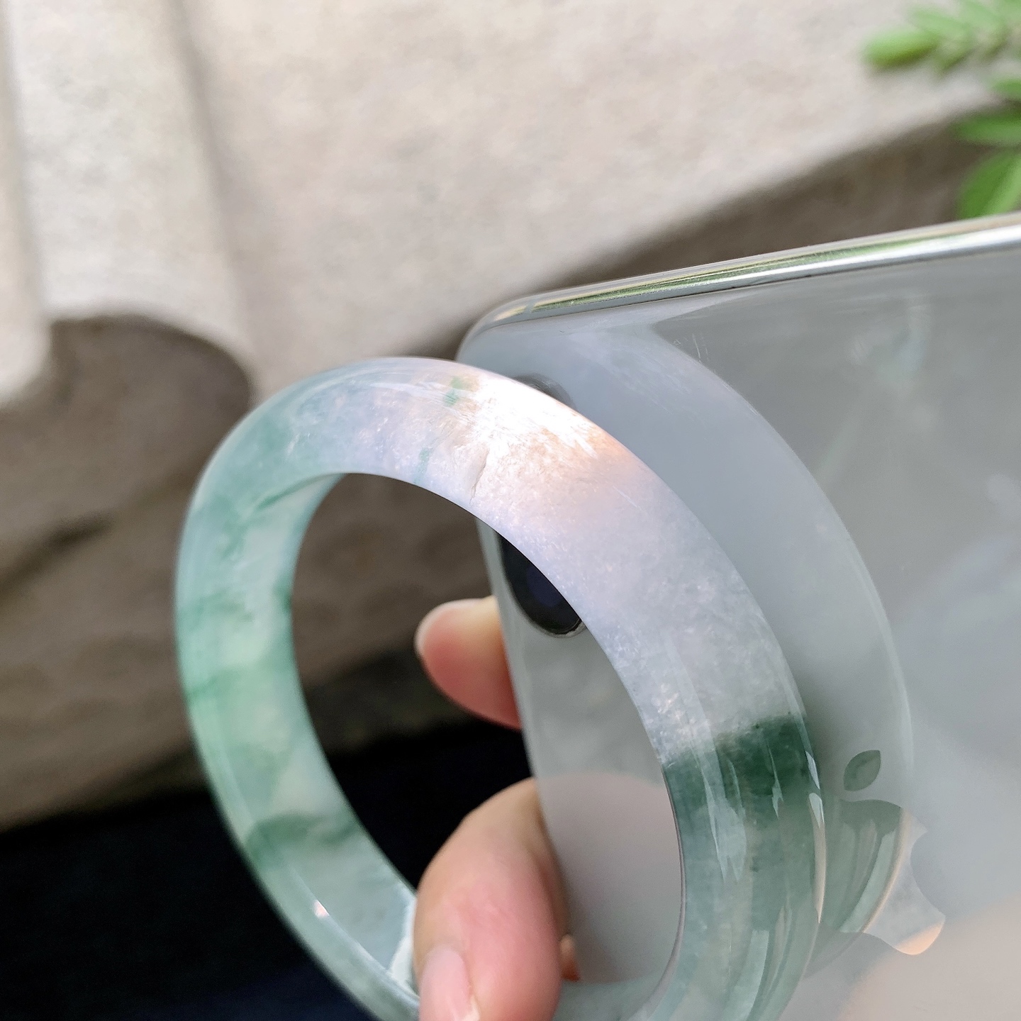 正圈54 55 圈口55.6/12.4/8.8 编码G6091605 冰飘花，清透，水润，种老，细腻，打灯有絮线