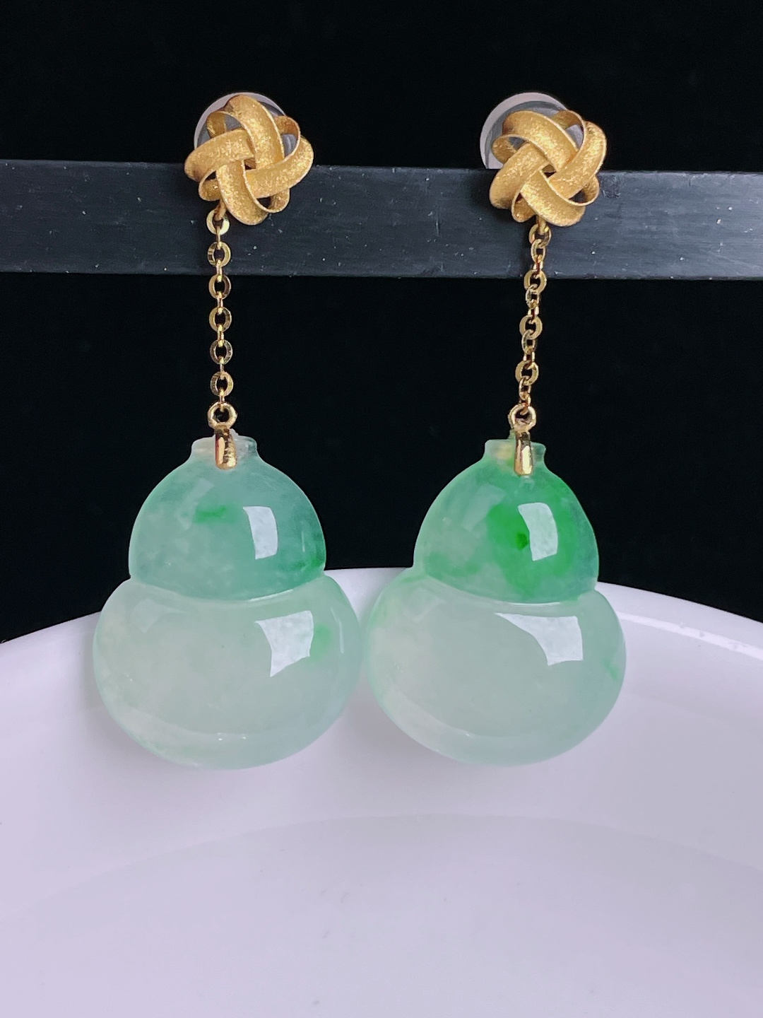 ️飘绿葫芦耳坠，18k镶嵌，老种起光，细底通透，尺寸：31.5裸石16.5/13/3.8mm091