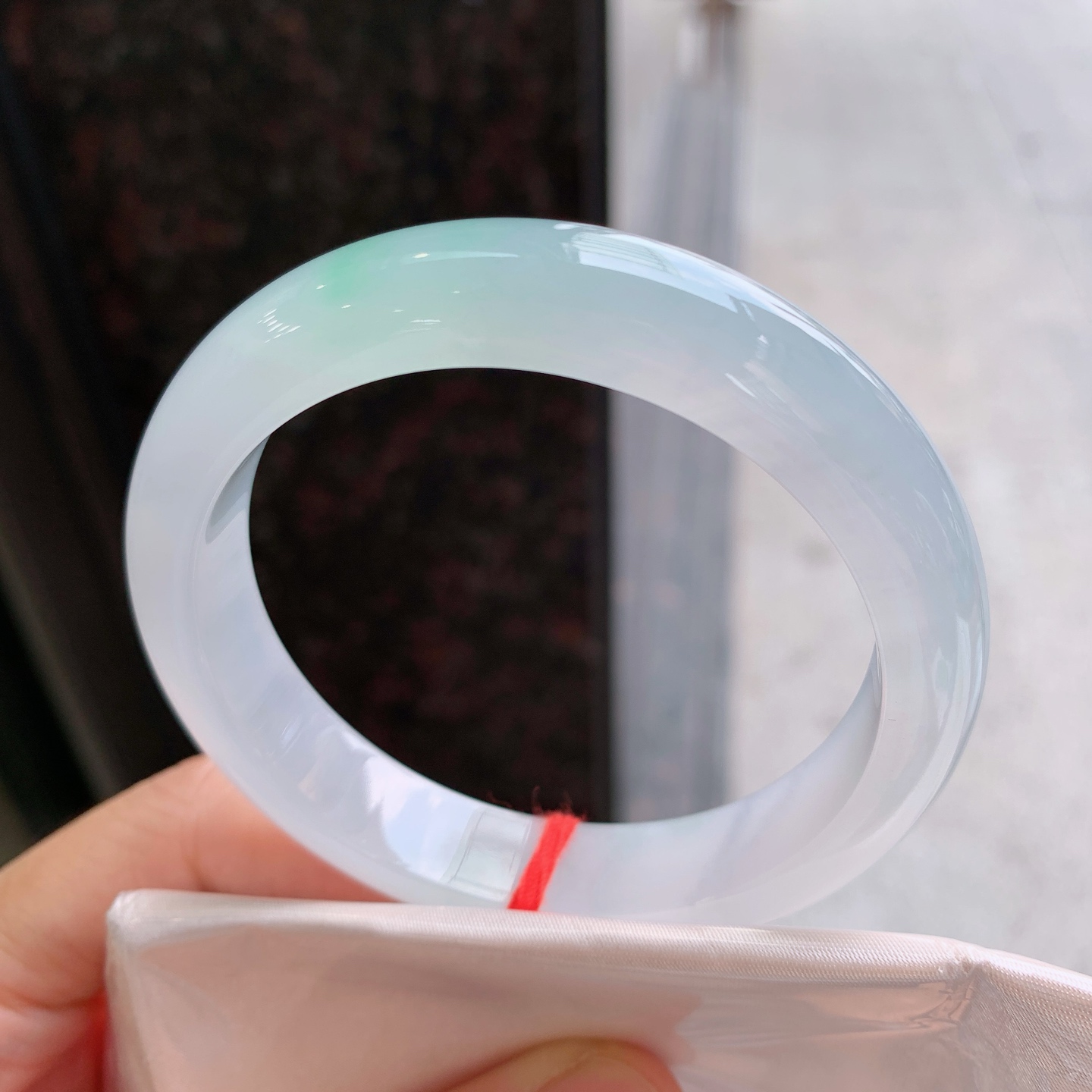 正圈冰飘绿 有棉线 尺寸：56.6/12.1/8.2 清爽
