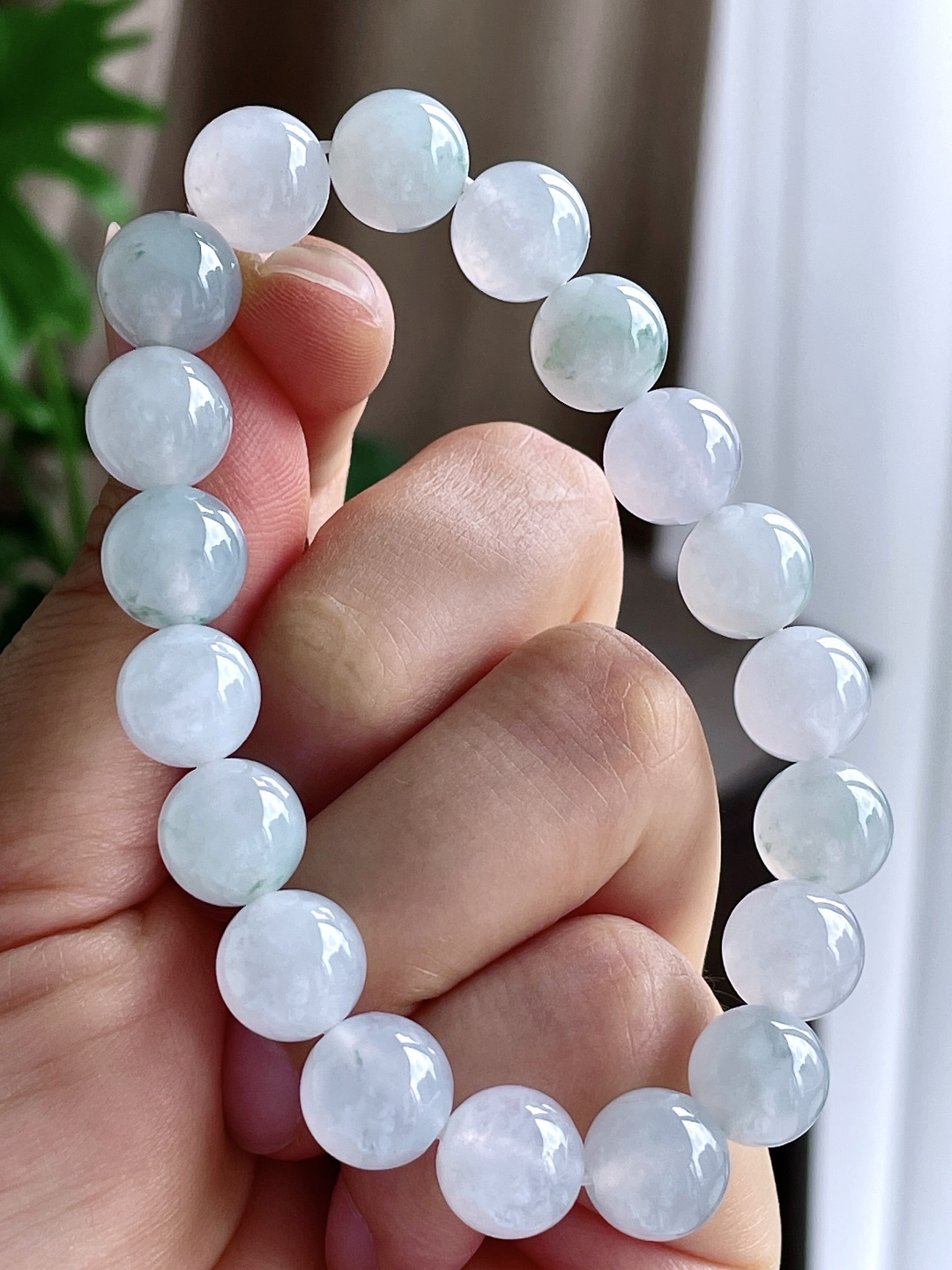 【珠子】飘花手串圆珠珠子手串 【说明】缅甸 性比高 【尺寸】10.5mm 【重量】38克