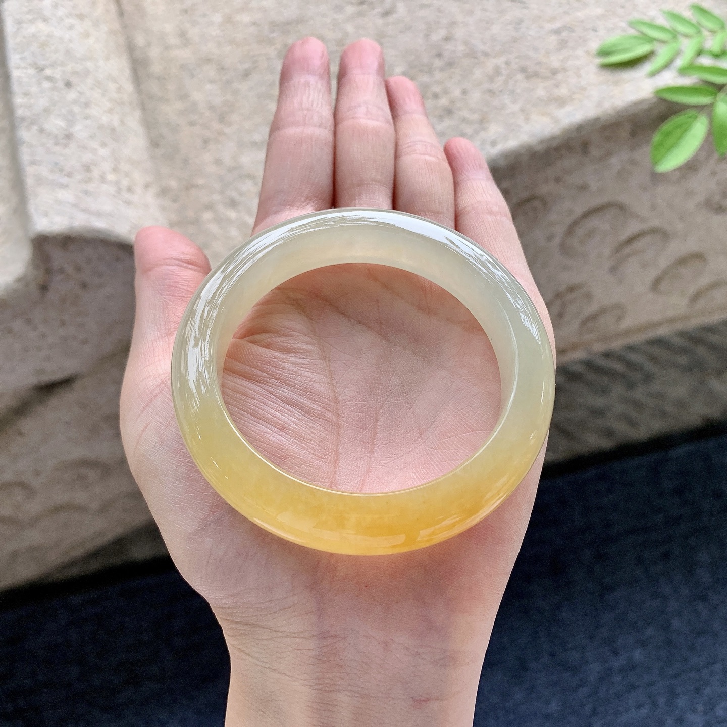 正圈53 54 圈口54/12.3/8.8 编码J7091601 冰糯黄翡，水润，种老，细腻，有棉线