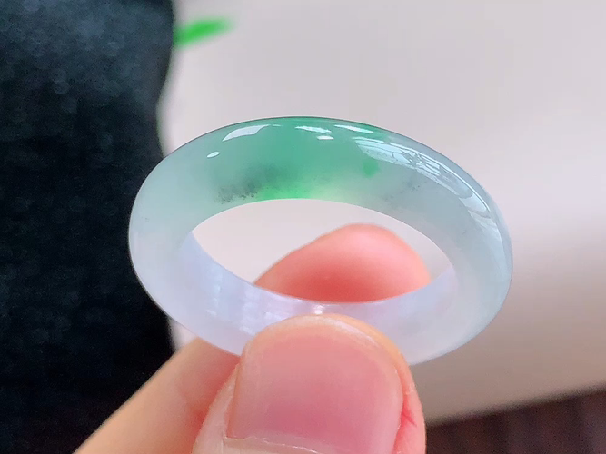 ️ 戒圈，无裂，尺寸20.8-5.8-4.2mm，圈口25，包A附证书