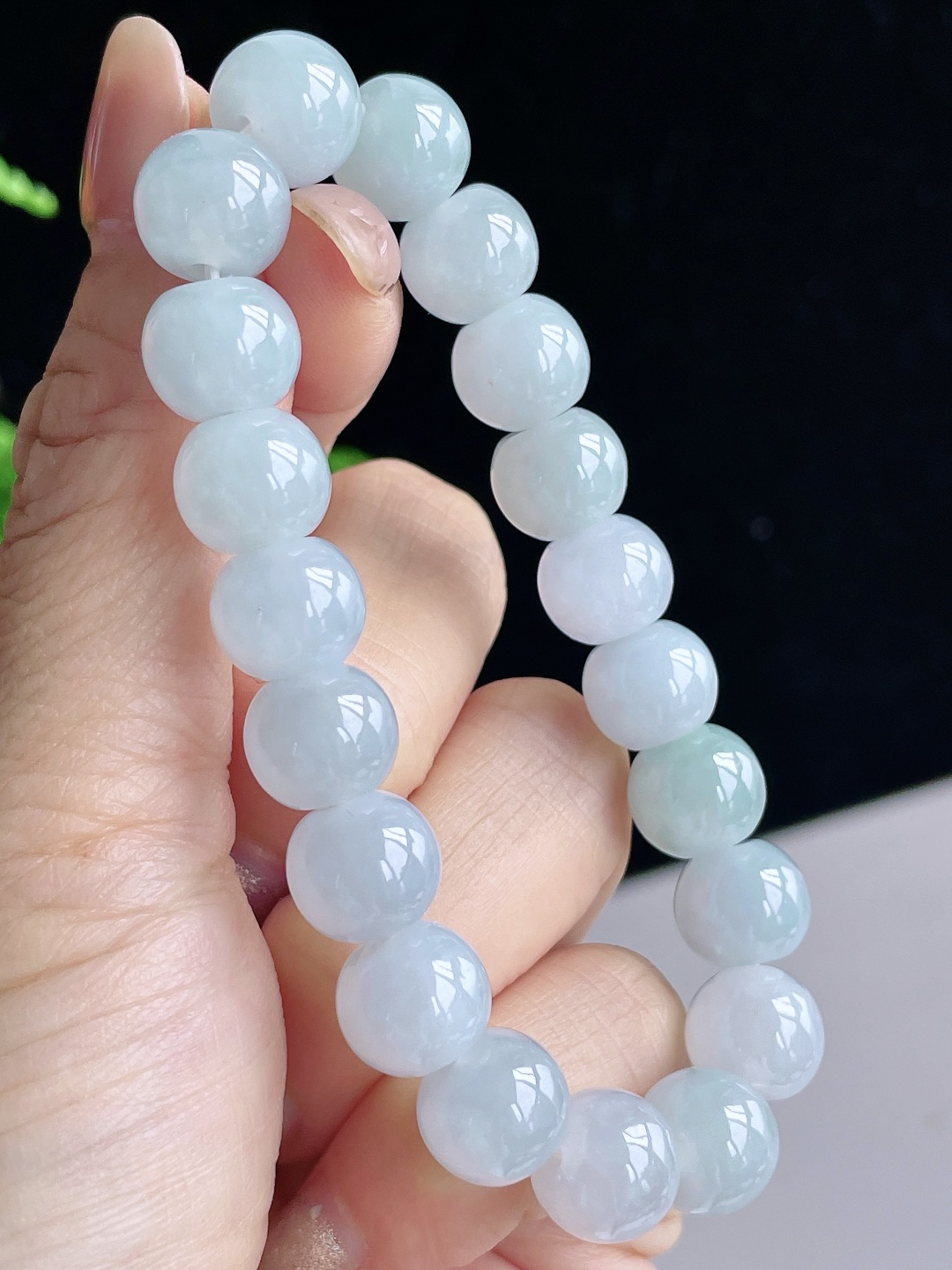 【珠子】糯冰手串桶珠手串 【说明】缅甸 性比高 【尺寸】10.5mm 【重量】39克
