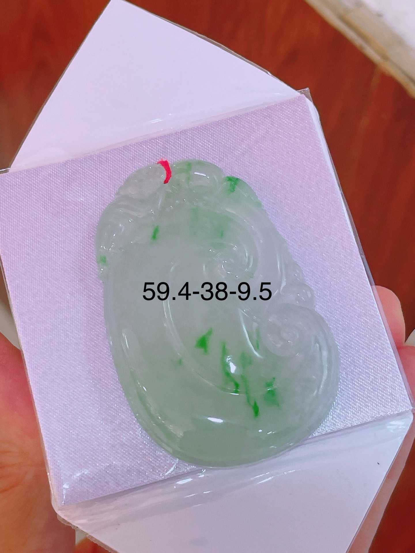 ️高冰绿如意吊坠，晶莹剔透，新颖时尚，无裂，59.4-38-9.5