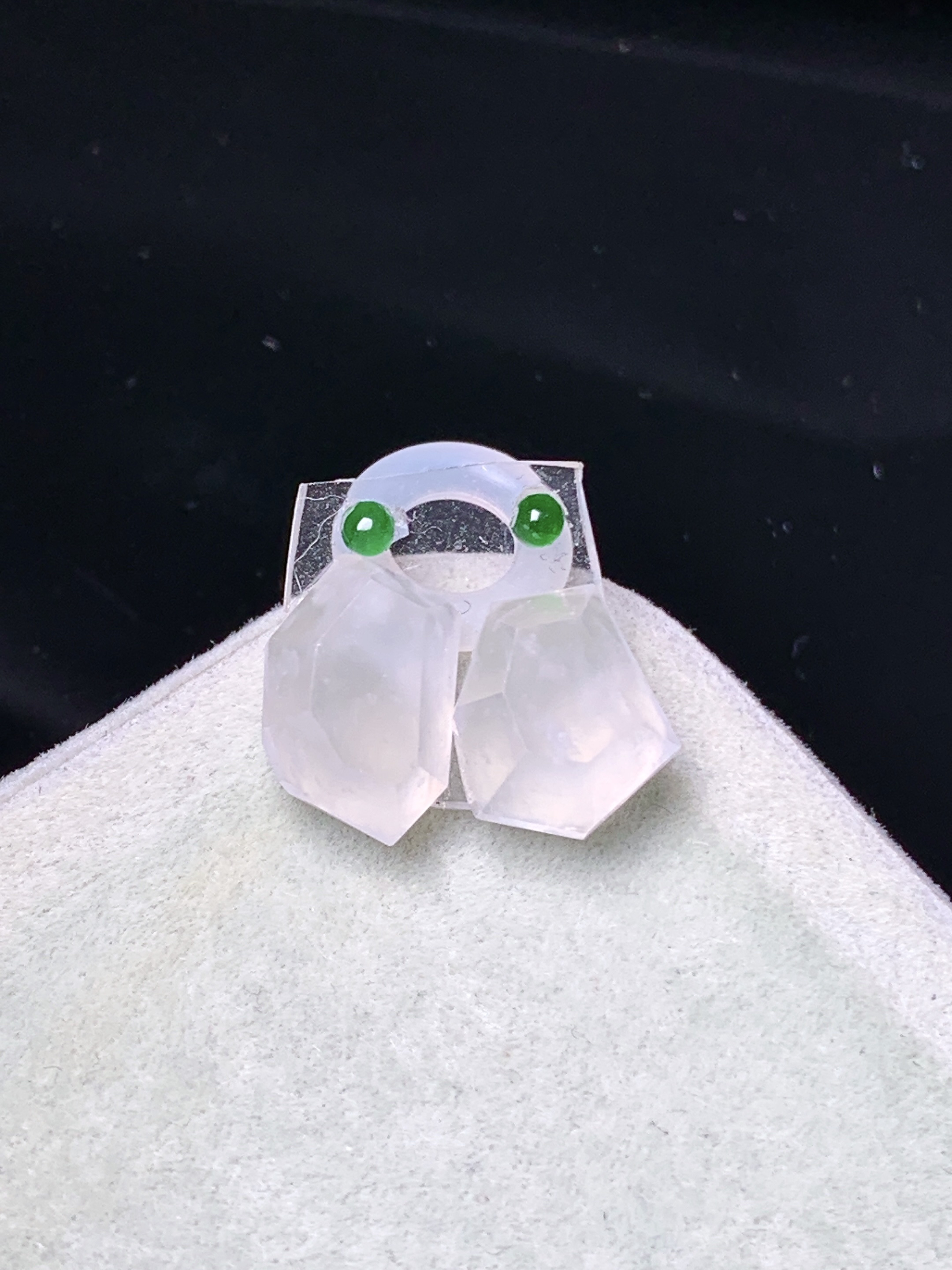 镶嵌款 冰种随形一对 玉质细腻 色泽艳丽清新 水润亮眼 整体尺寸11.3*8*3.8 2x