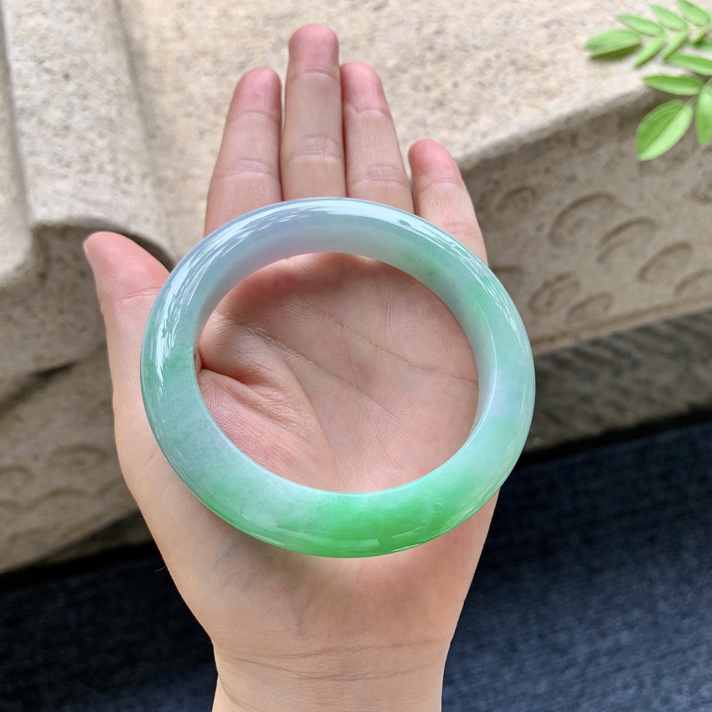 正圈58 59 圈口59/12/10 编码G7091630 糯冰椿彩，水润，种老，细腻，打灯有棉线