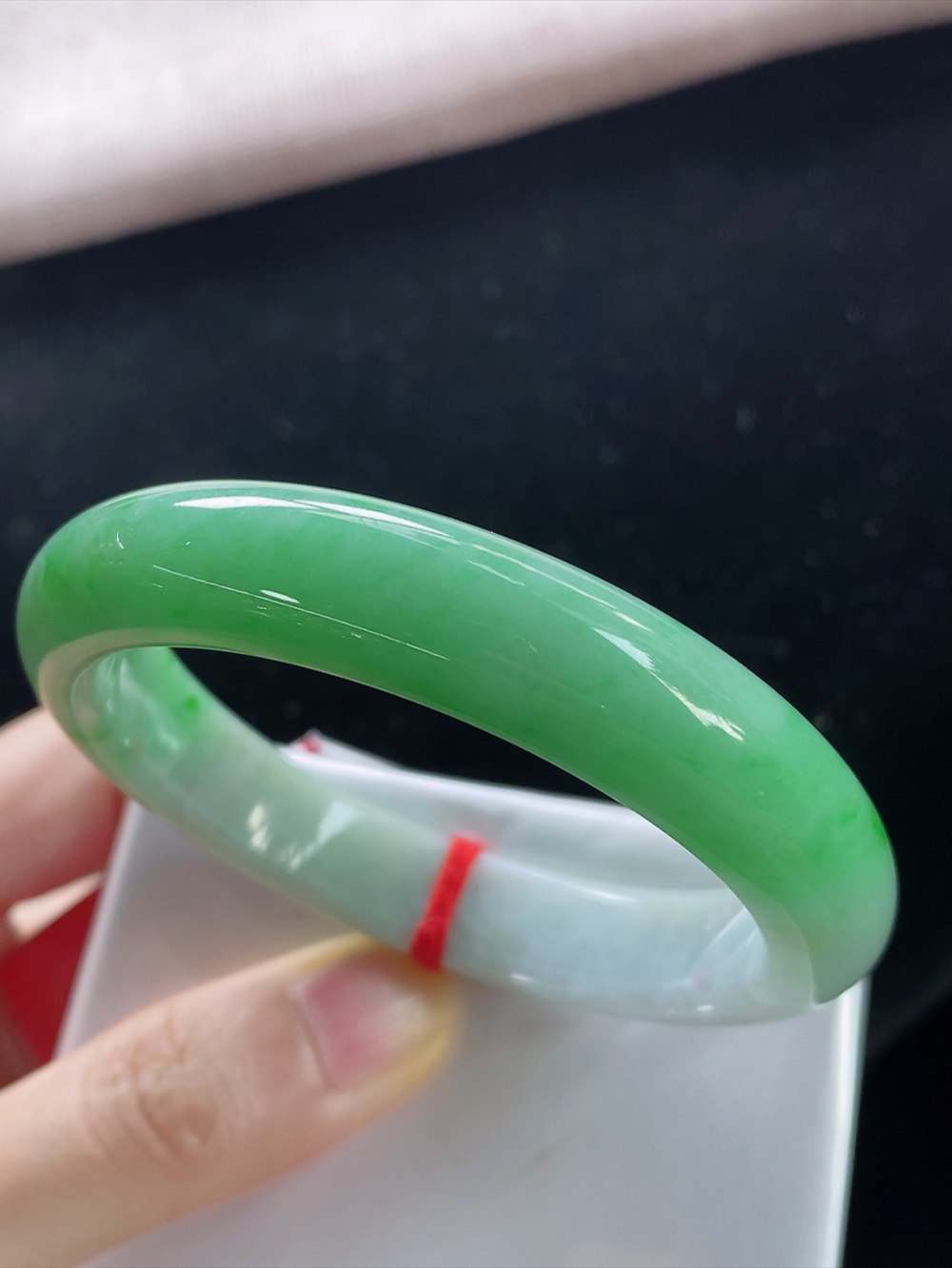 正圈飘绿手镯，圈口尺寸53-11.6-9.3mm,914yd