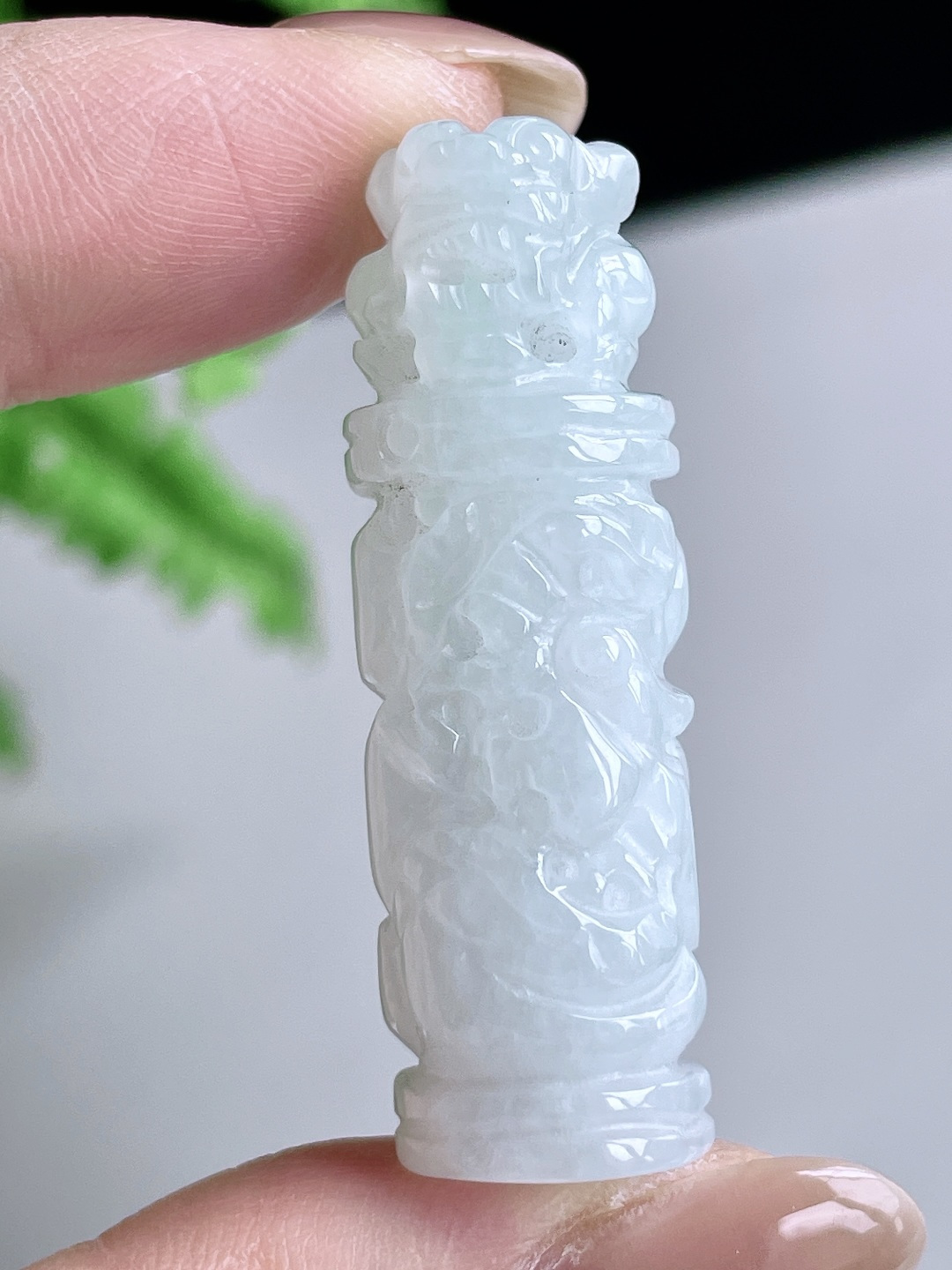 【裸石】糯冰生肖龙龙柱吊坠 【说明】缅甸 无裂 性比高 超厚 【尺寸】42-13.6-12.7 【