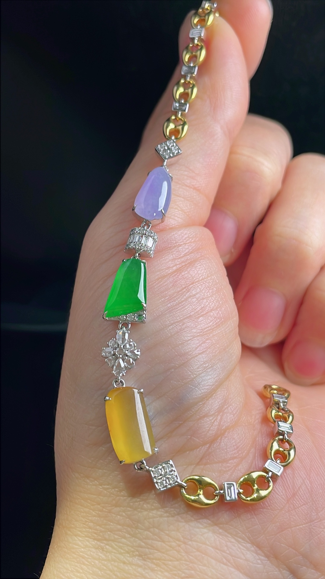 冰绿手链，18k镶嵌，老种起光，细底通透，尺寸：裸石11/7.2/4mm0915
