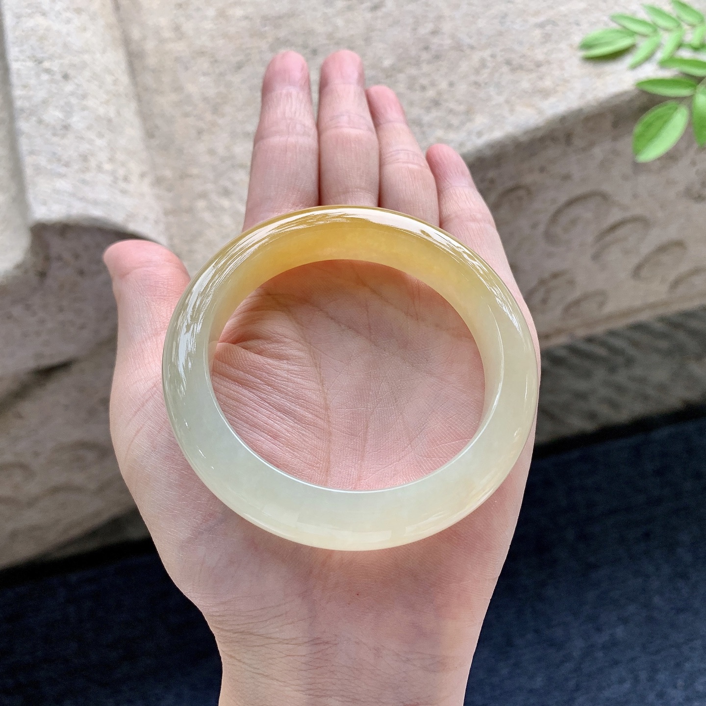 正圈53 54 圈口54/12.3/8.8 编码J7091601 冰糯黄翡，水润，种老，细腻，有棉线
