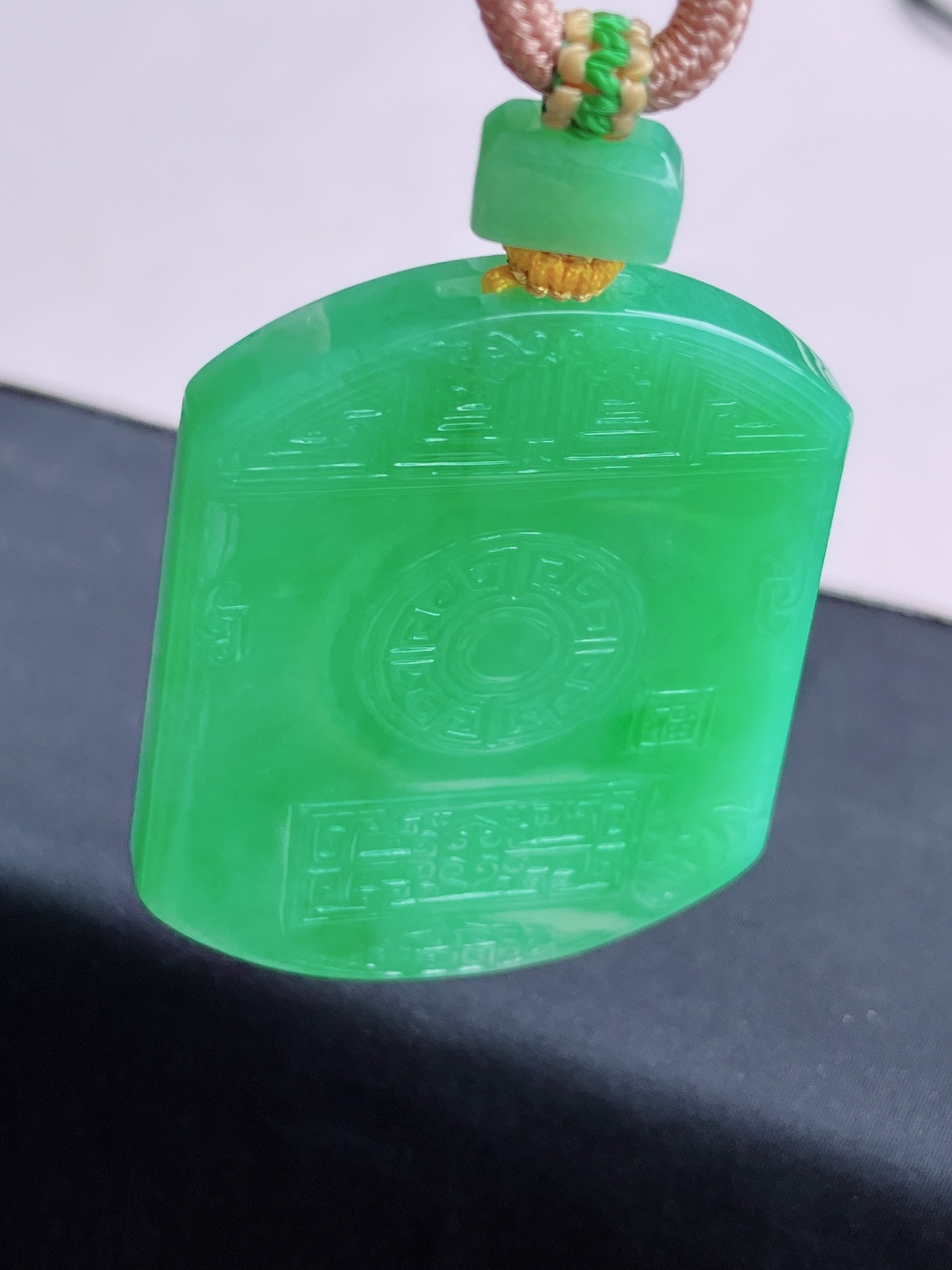 ️，翠绿平安牌，简约时尚，尺寸51/39.6/5.8/自然光实拍