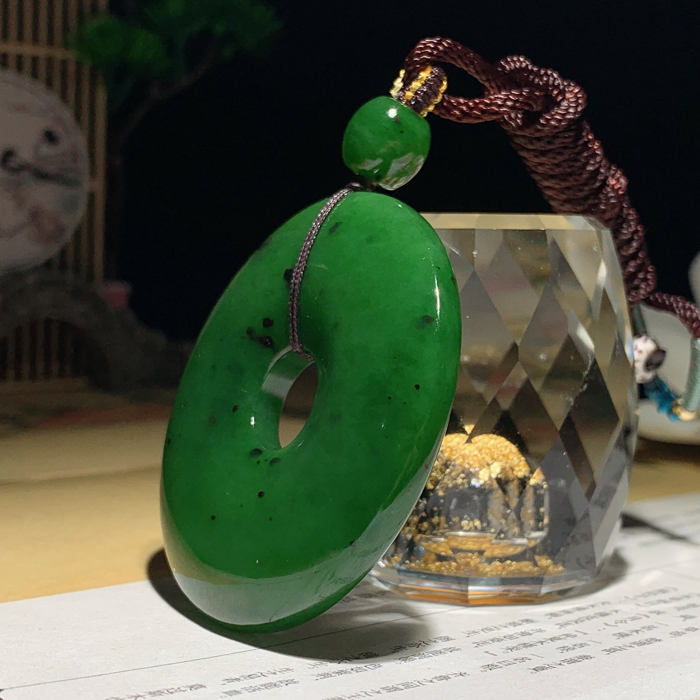 和田玉阳绿俄罗斯碧玉平安环挂件！尺寸53/10重52.8克。玉质细腻油润。手推出油。佩戴高端典雅。lt260914