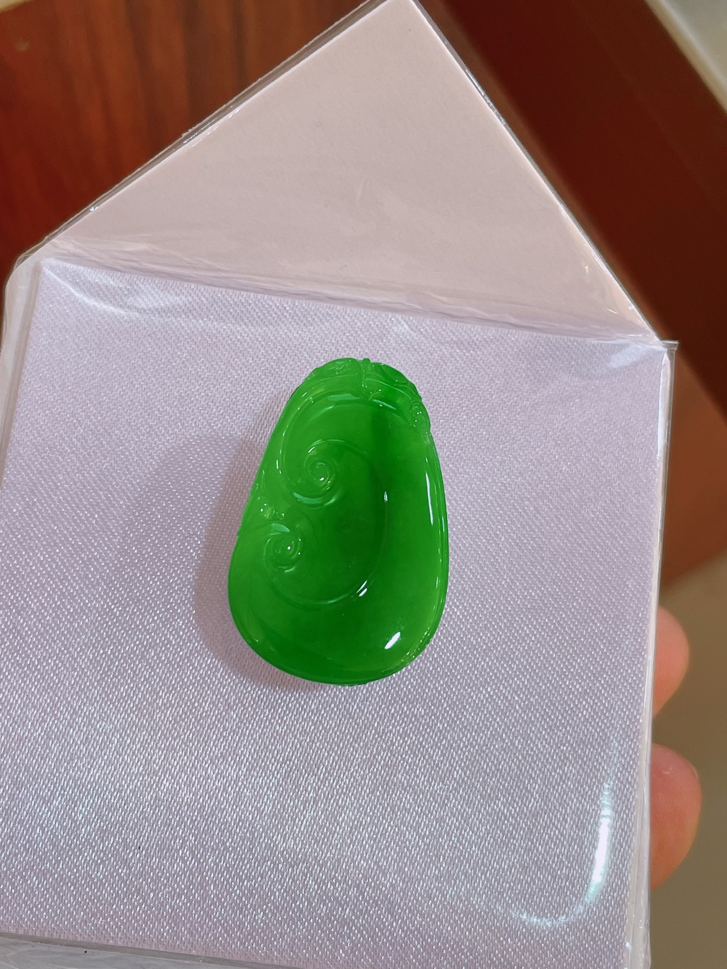 ️高冰绿如意，晶莹剔透，新颖时尚，无裂，30.4-19.7-3