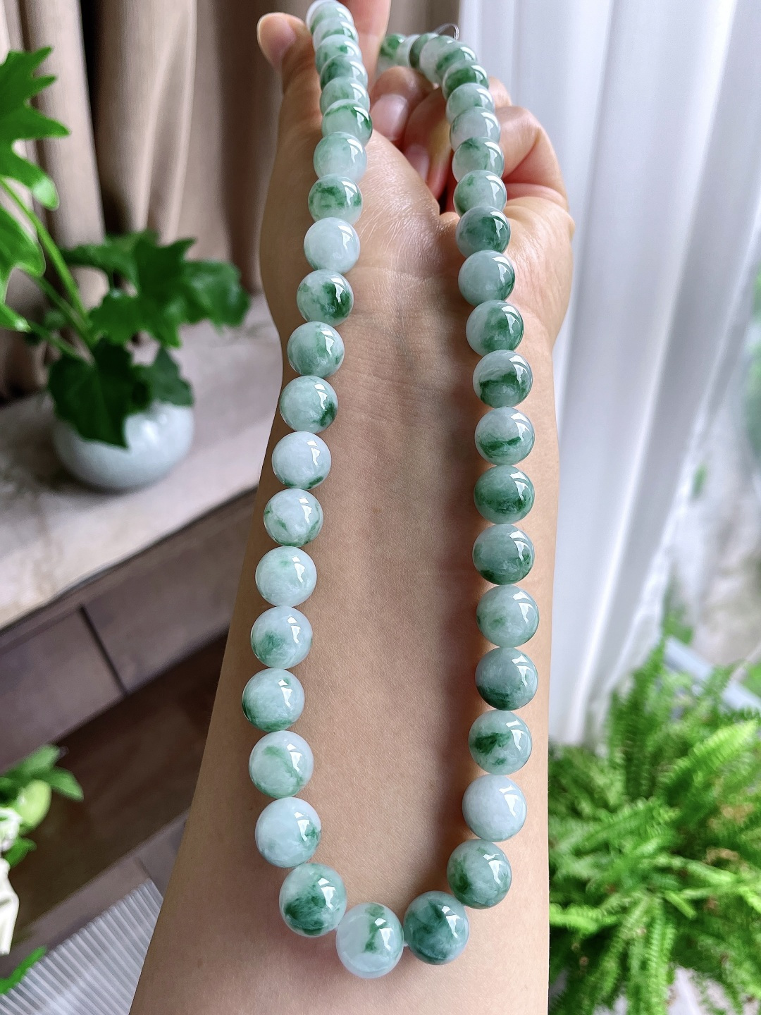 【珠子】冰种飘花项链圆珠珠子项链 【说明】缅甸 性比高 【尺寸】11.4mm 45颗 【重量】12