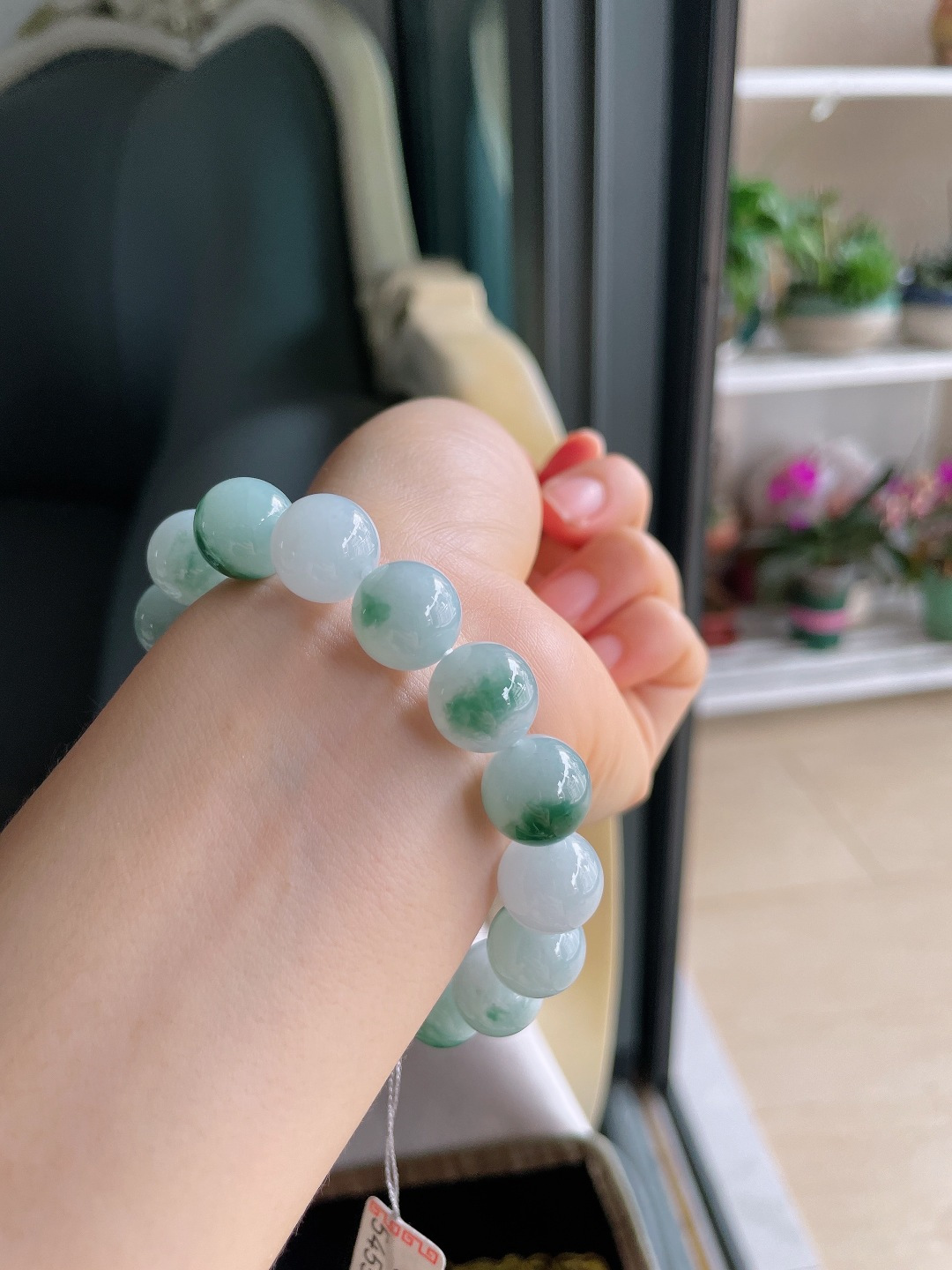 缅甸天然翡翠A货，冰种飘花手链，尺寸：12.5mm。【编3823】
