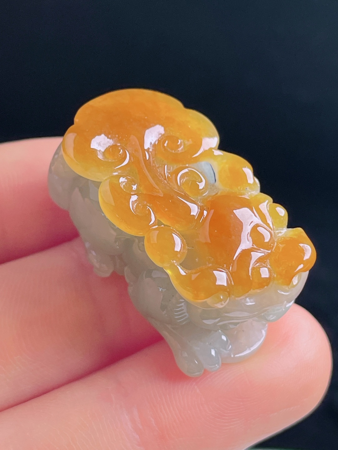 冰黄貔貅，老种起光，细底通透，尺寸：32/18.5/15mm0915