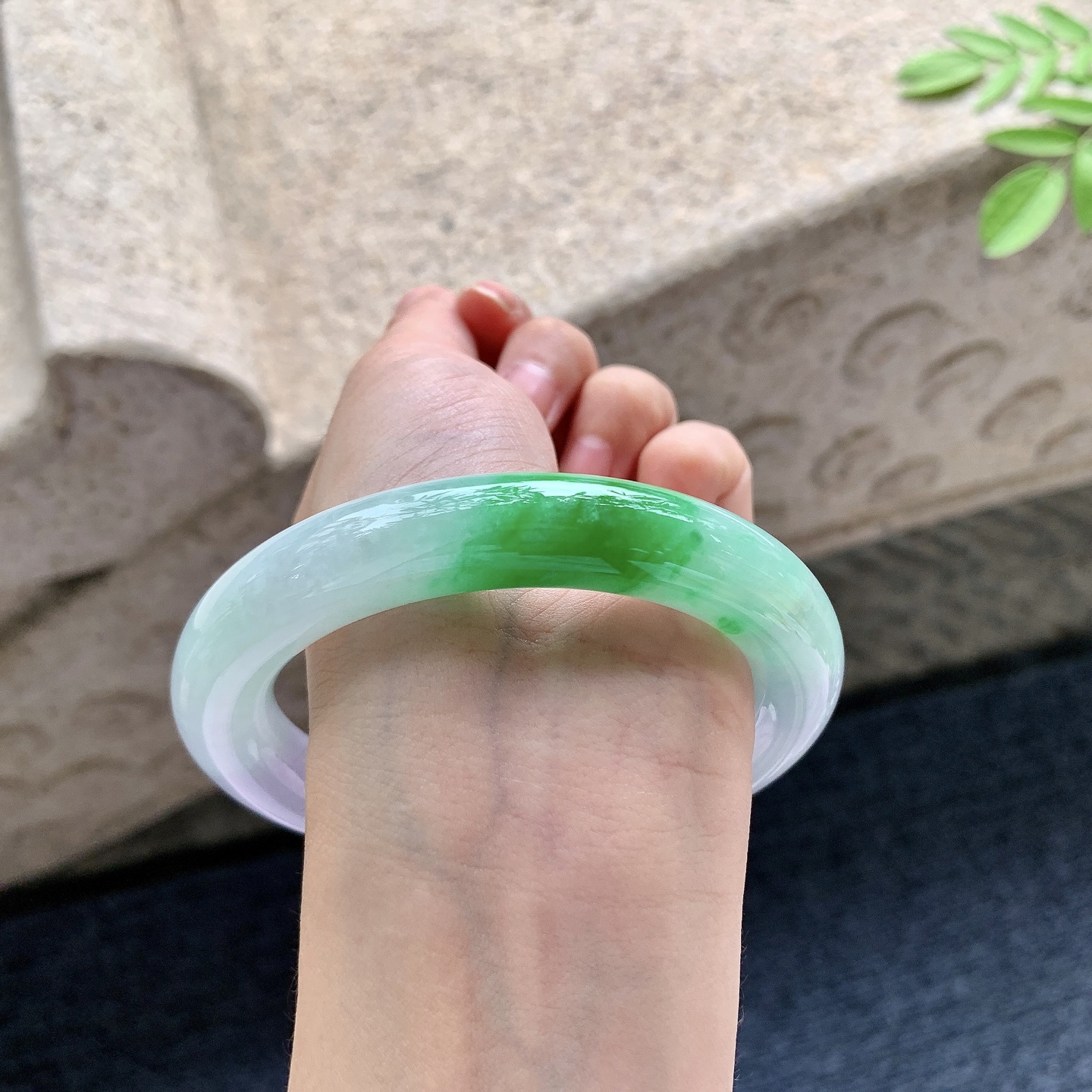 圆条61 62 圈口62/12.3/12.2 编码BA091622 糯冰椿彩，水润，种老，细腻，有纹线