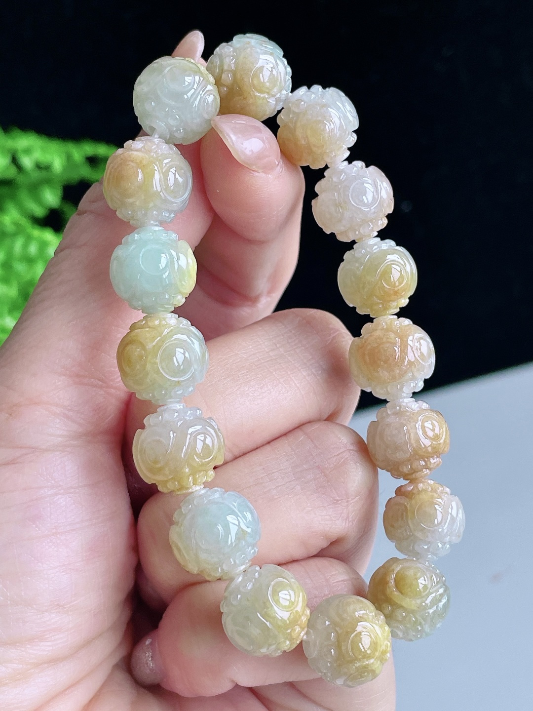 【珠子】冰飘黄翡手串仿古珠子手串 【说明】缅甸 性比高 【尺寸】12-11.6mm 【重量】43克