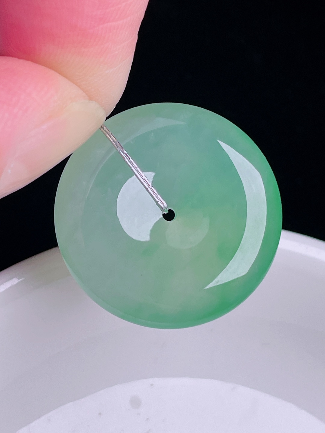 ️飘绿平安扣，老种起光，细底通透，尺寸：26/5.5mm0915