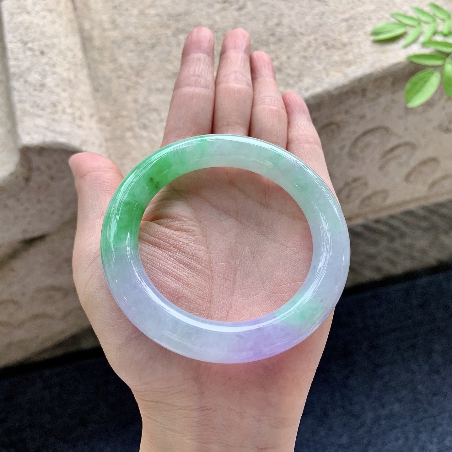圆条53 54 圈口54/10.9/10.7 编码T3091650 糯冰椿彩，水润，种老，细腻，打灯有絮线