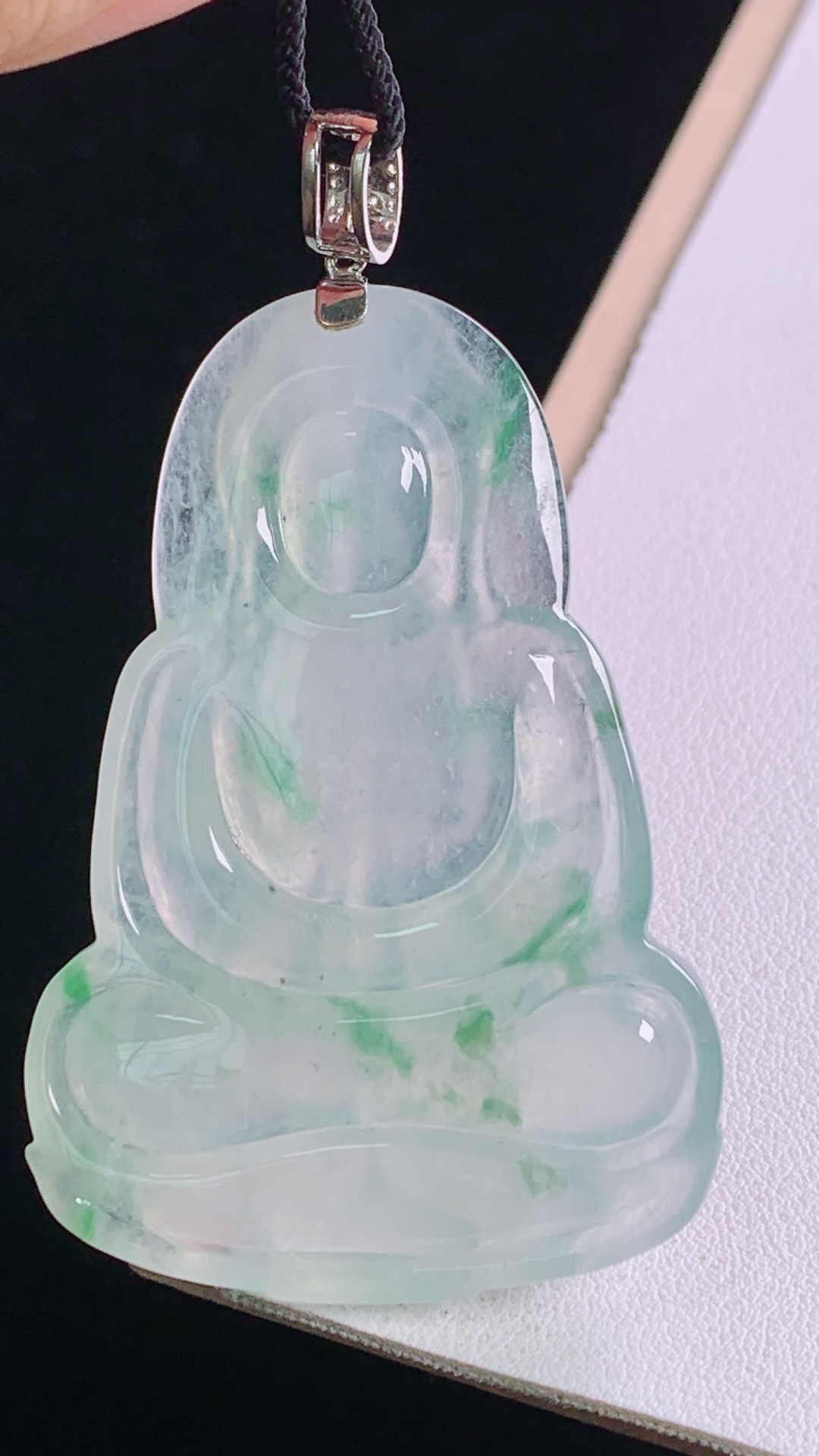 ️高品质冰飘绿观音吊坠，18K真金真钻翠色灵动，清透细腻，无裂，尺寸:65.3-55.6-38.6-6.7mm 11