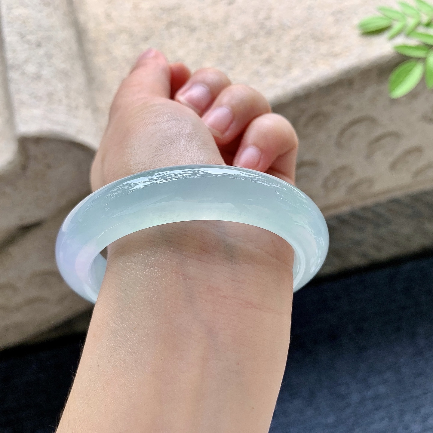 正圈56 57 圈口57.5/12.6/9.9 编码BM091655 冰椿彩，水润，种老，细腻，无裂
