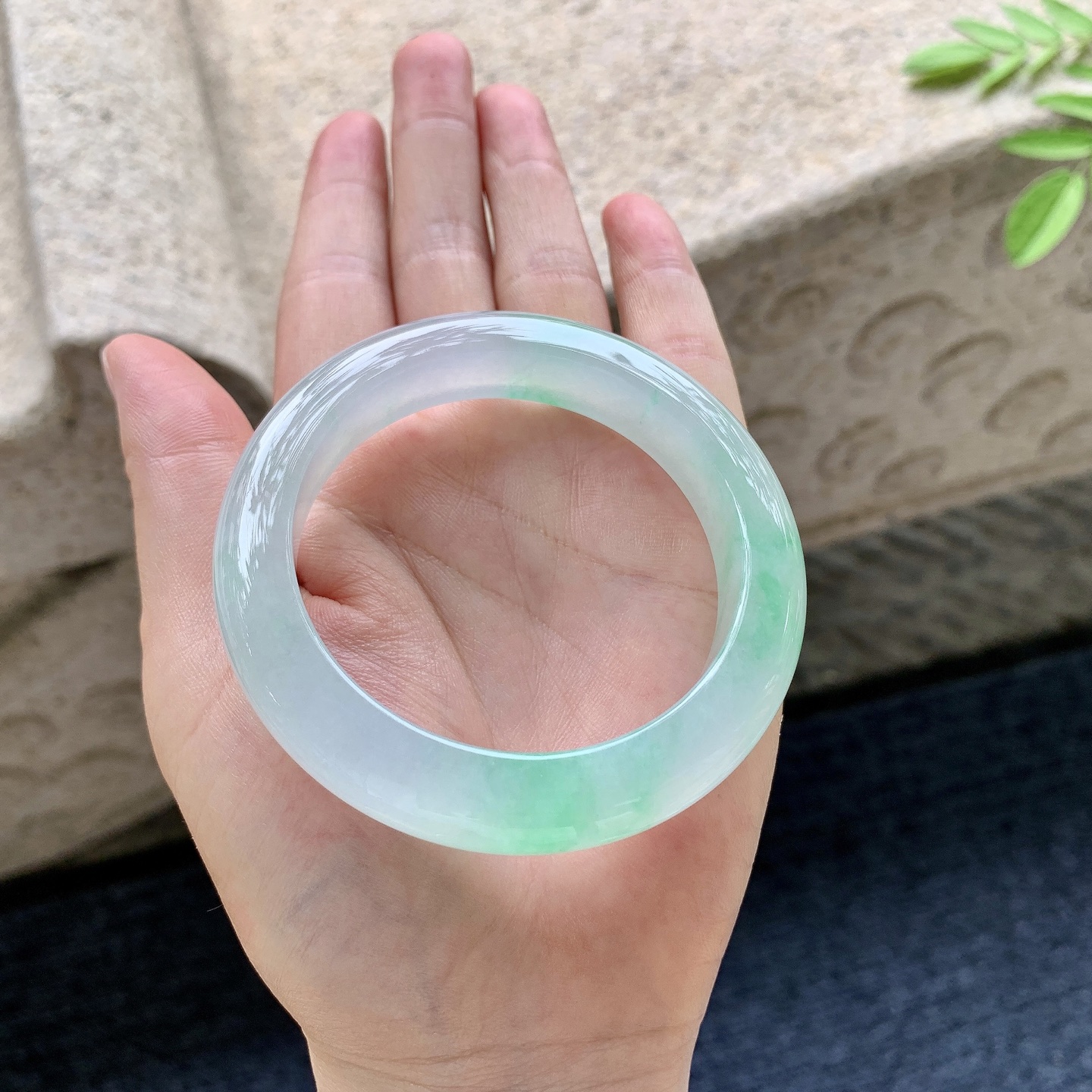 正圈53 54 圈口54/11.7/9.3 编码G6091604 冰飘绿，清透，水润，种老，细腻，无裂