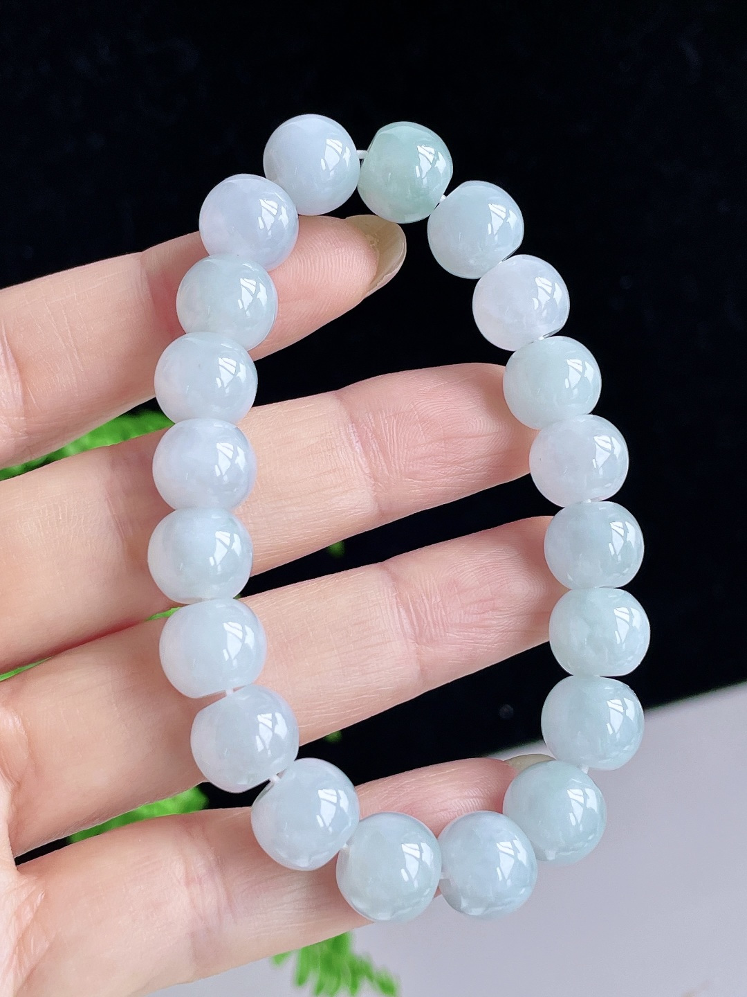 【珠子】糯冰手串桶珠手串 【说明】缅甸 性比高 【尺寸】10.5mm 【重量】39克