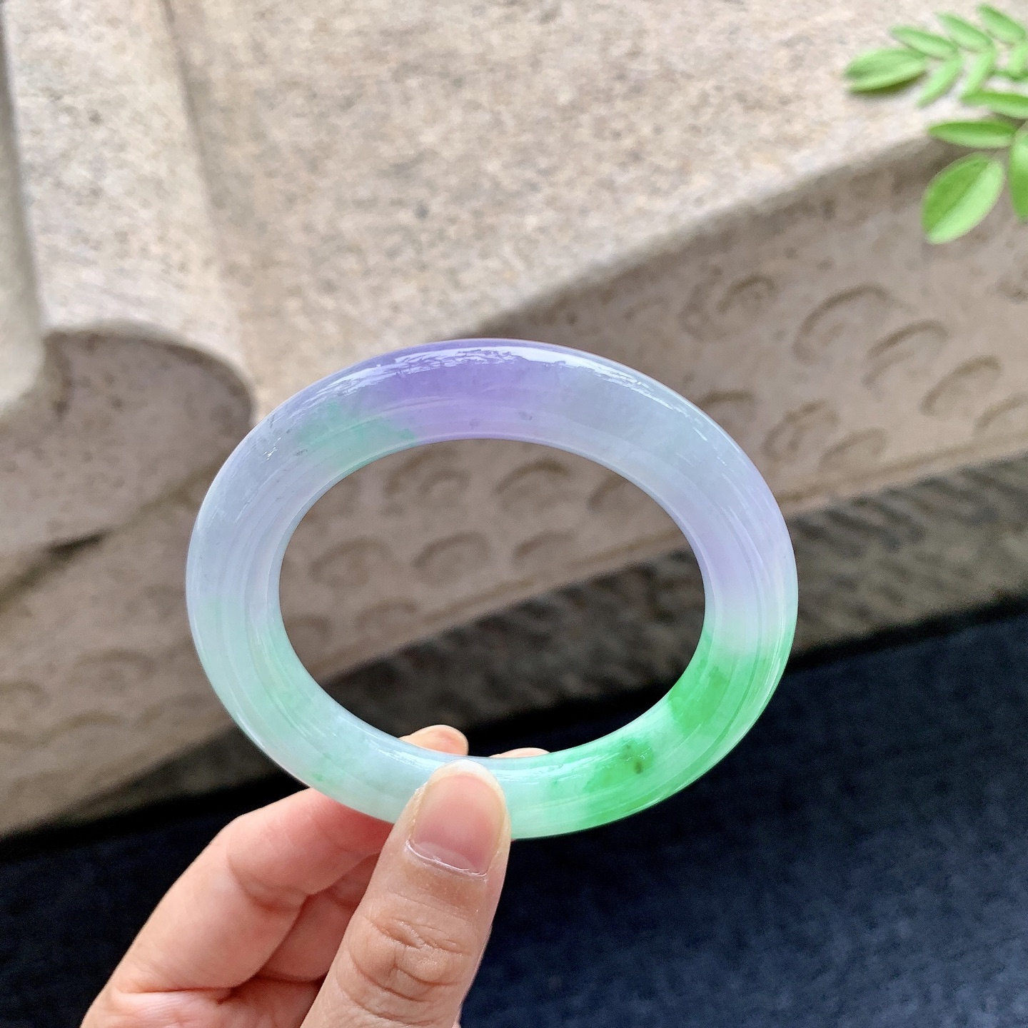 圆条53 54 圈口54/10.9/10.7 编码T3091650 糯冰椿彩，水润，种老，细腻，打灯有絮线