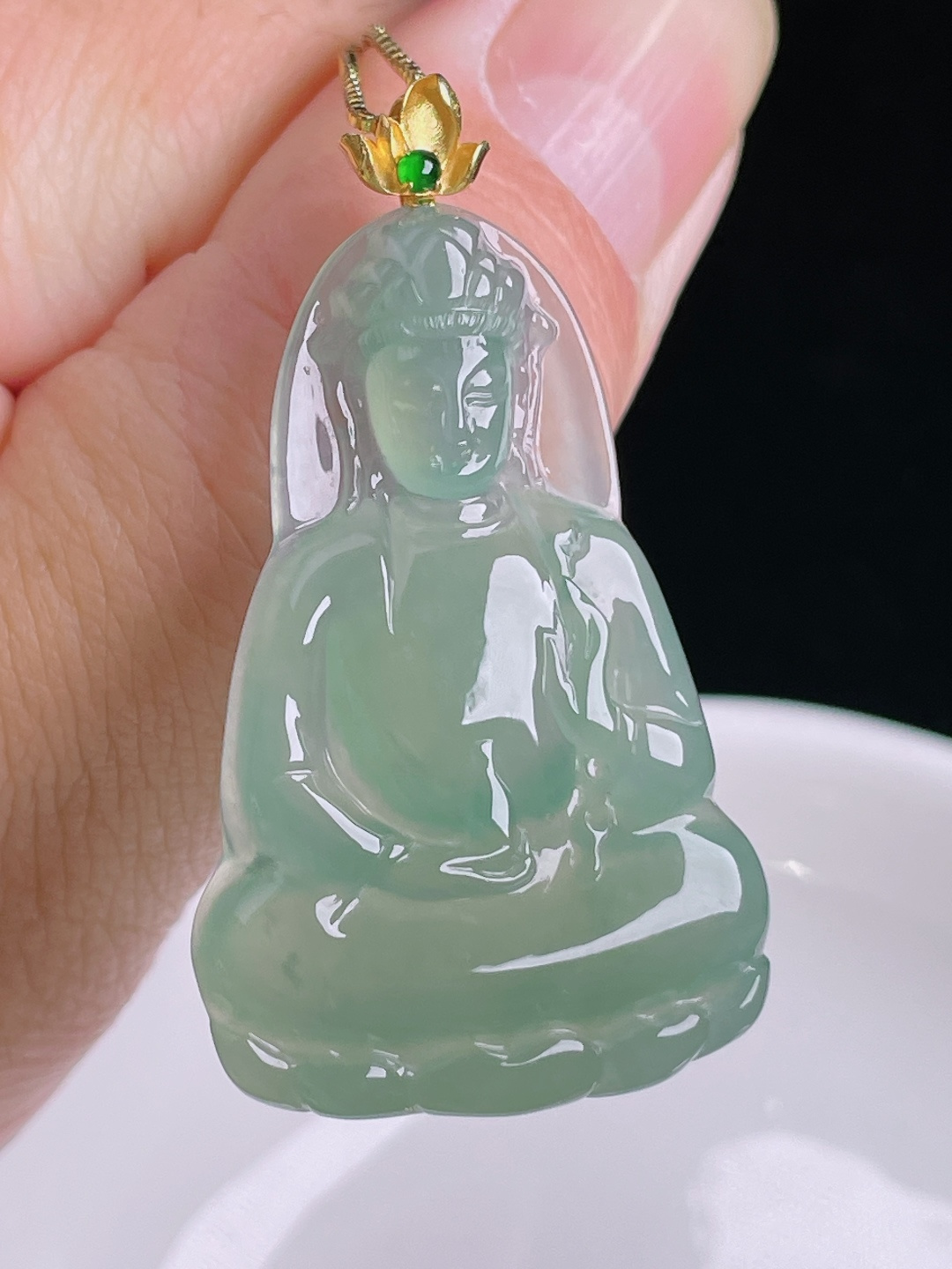 冰绿观音，18k镶嵌，老种起光，细底通透，尺寸：45裸石38.6/26/4.8mm0915