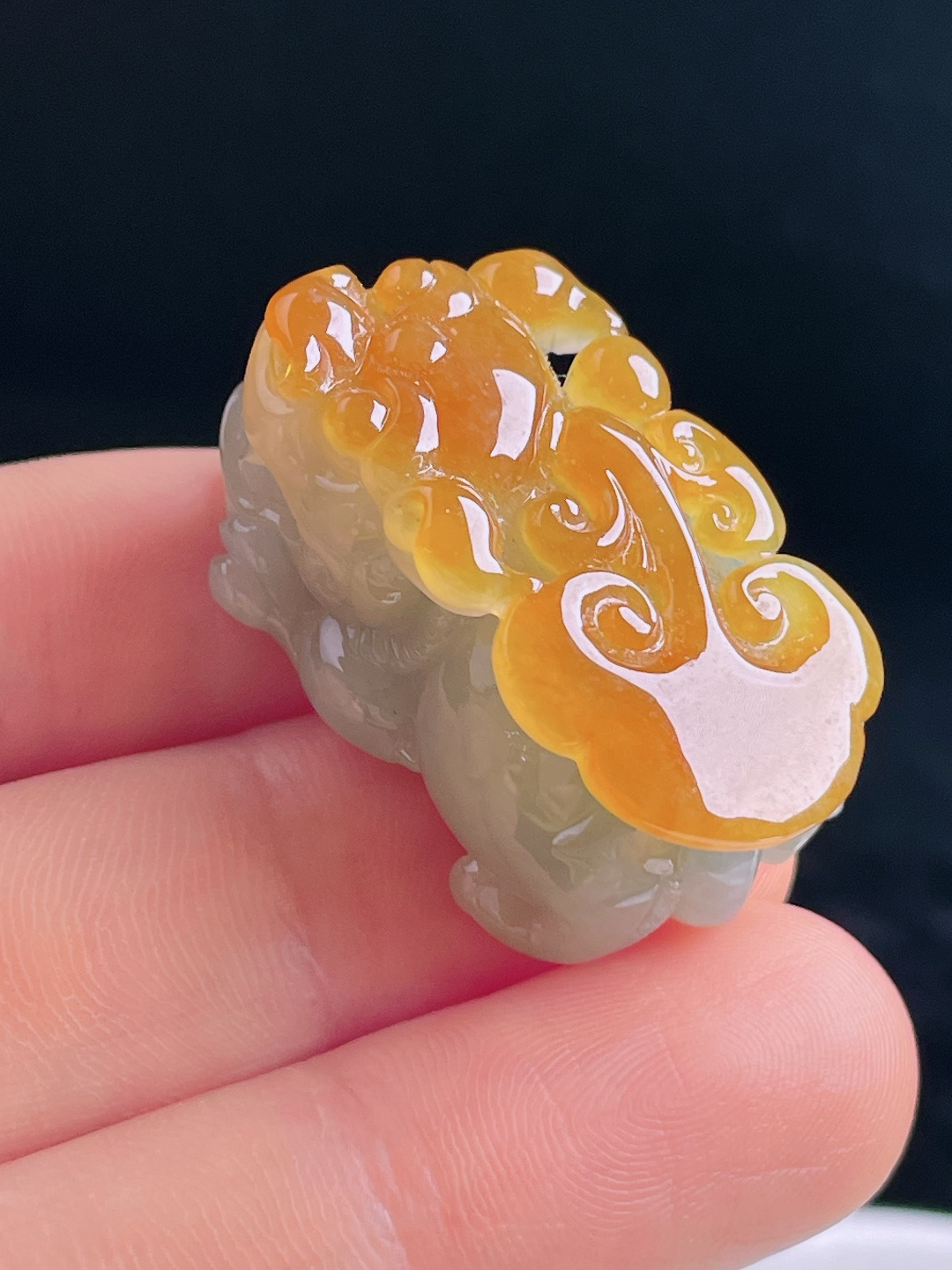 冰黄貔貅，老种起光，细底通透，尺寸：32/18.5/15mm0915