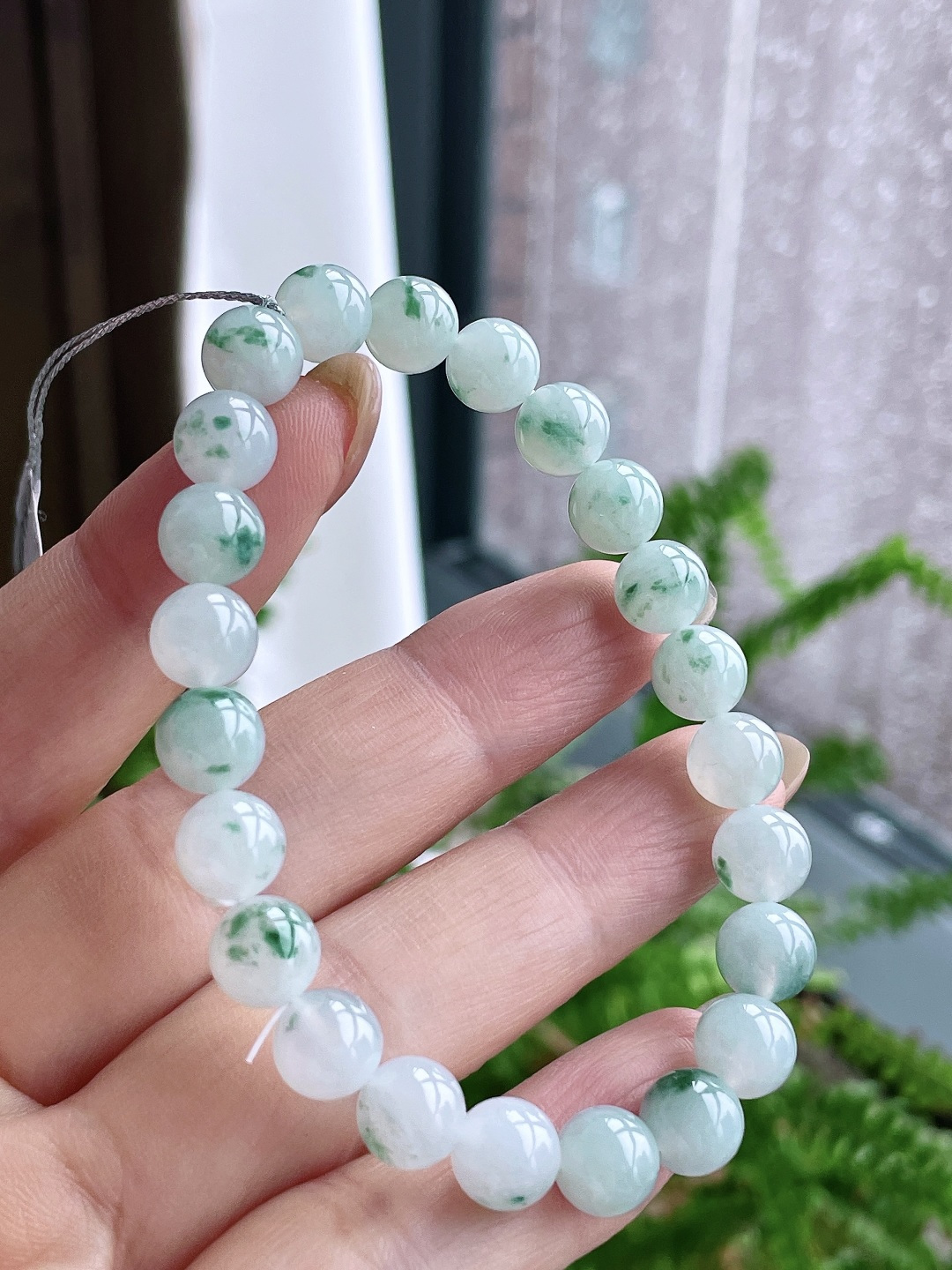 【珠子】糯冰飘花手串圆珠珠子手串 【说明】缅甸 性比高 【尺寸】8mm 【重量】20克