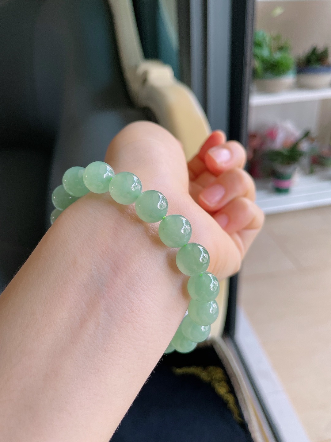 缅甸天然翡翠A货，冰满绿冰晴绿手链，尺寸：10.1mm。【编3342】