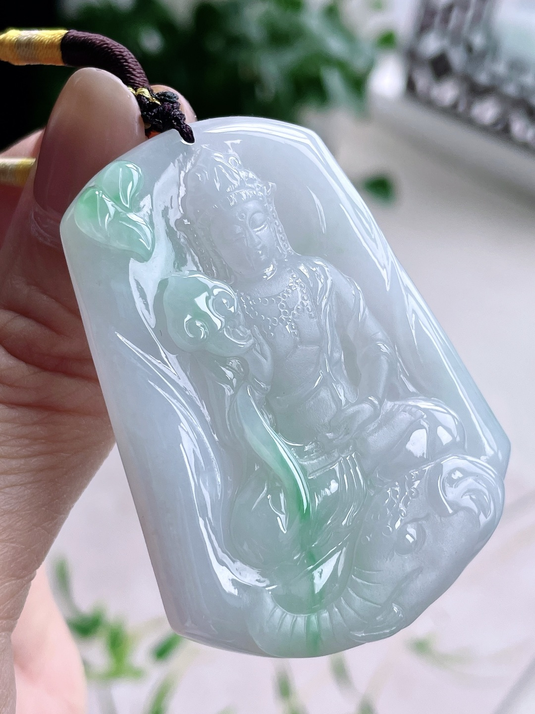 【裸石】冰糯种飘花普贤观音牌吊坠 【说明】缅甸 无裂 性比高 厚装 【尺寸】54.6-41.3-6.6 【重量】31克