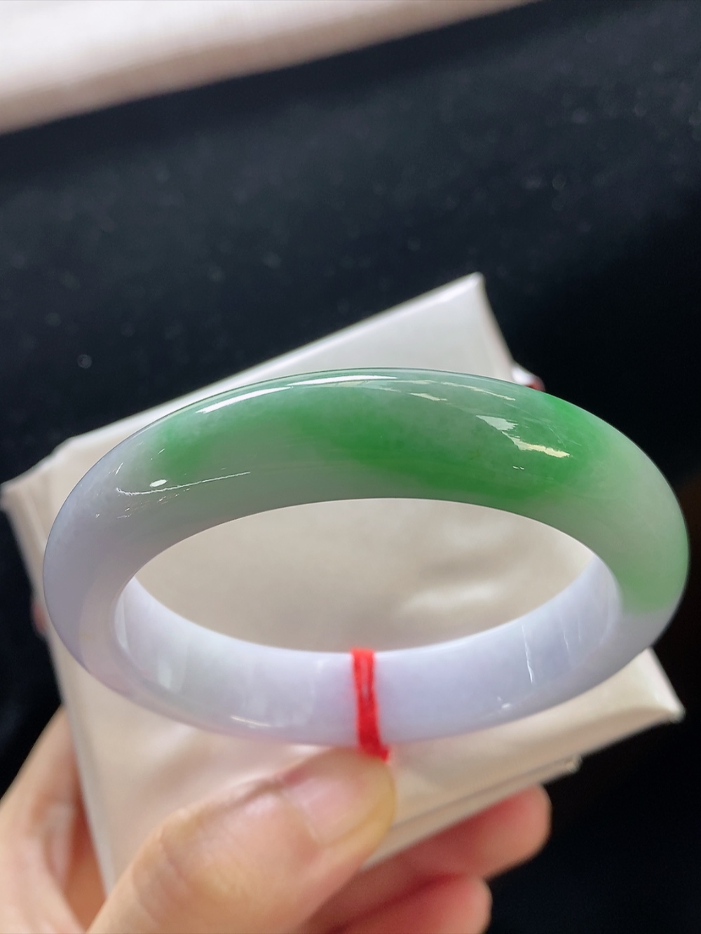 正圈飘绿手镯，圈口尺寸52.3-12-8.5mm,914yd