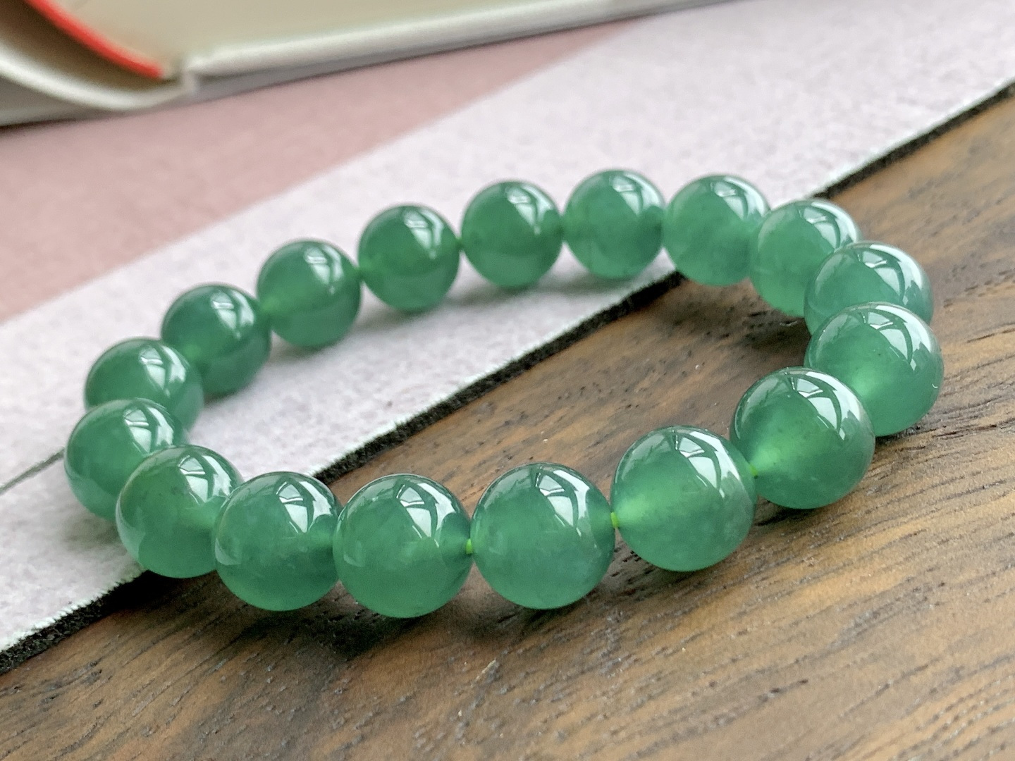 【珠子】冰晴绿手串圆珠子手串 【说明】 性比高 老蓝水 【尺寸】11.8mm 【重量】50克