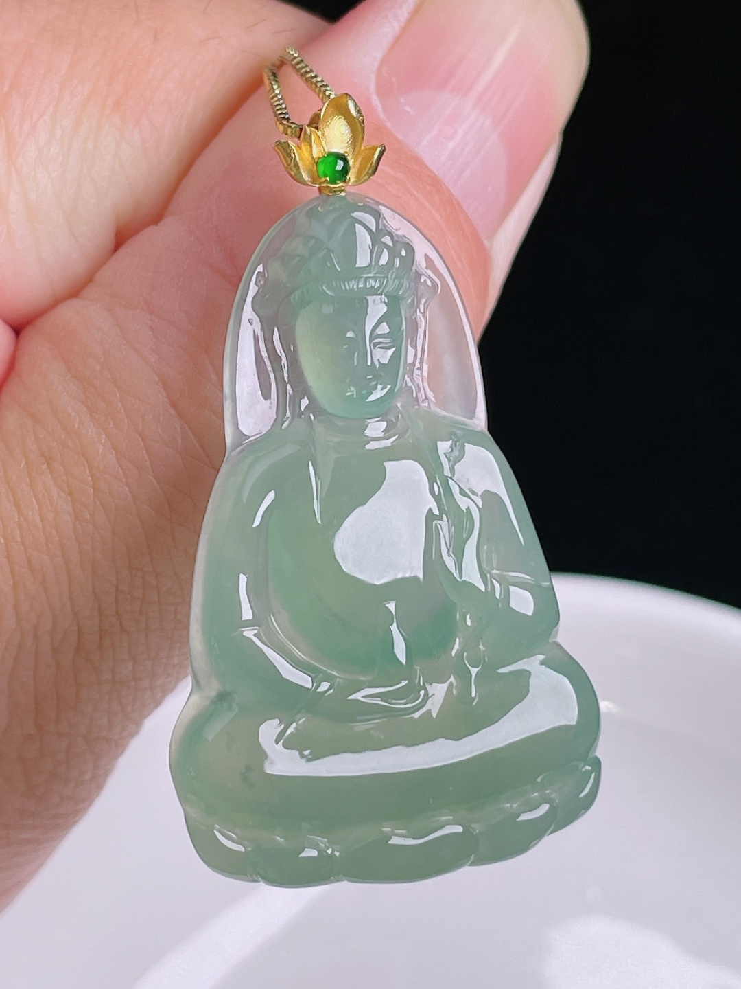 冰绿观音，18k镶嵌，老种起光，细底通透，尺寸：45裸石38.6/26/4.8mm0915