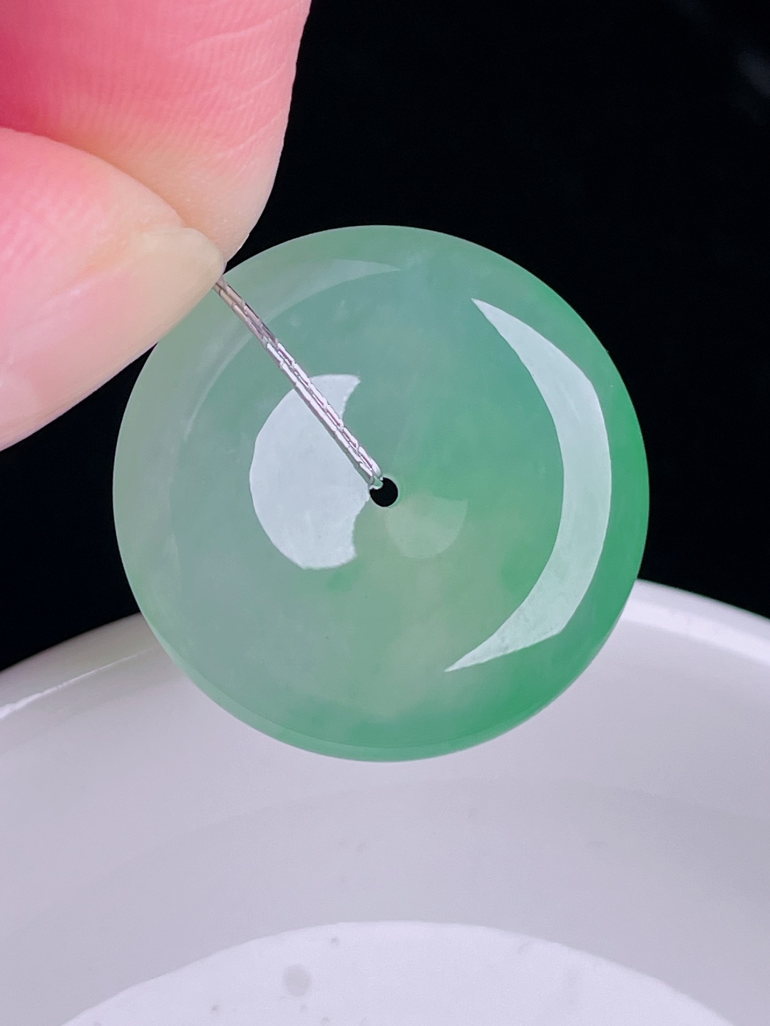 ️飘绿平安扣，老种起光，细底通透，尺寸：26/5.5mm0915