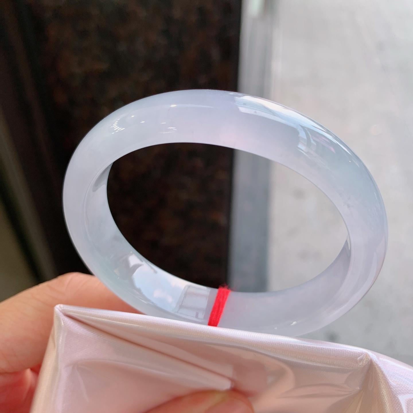 贵妃冰镯 微纹 尺寸：55.5/47/12.8/7.6 冰润