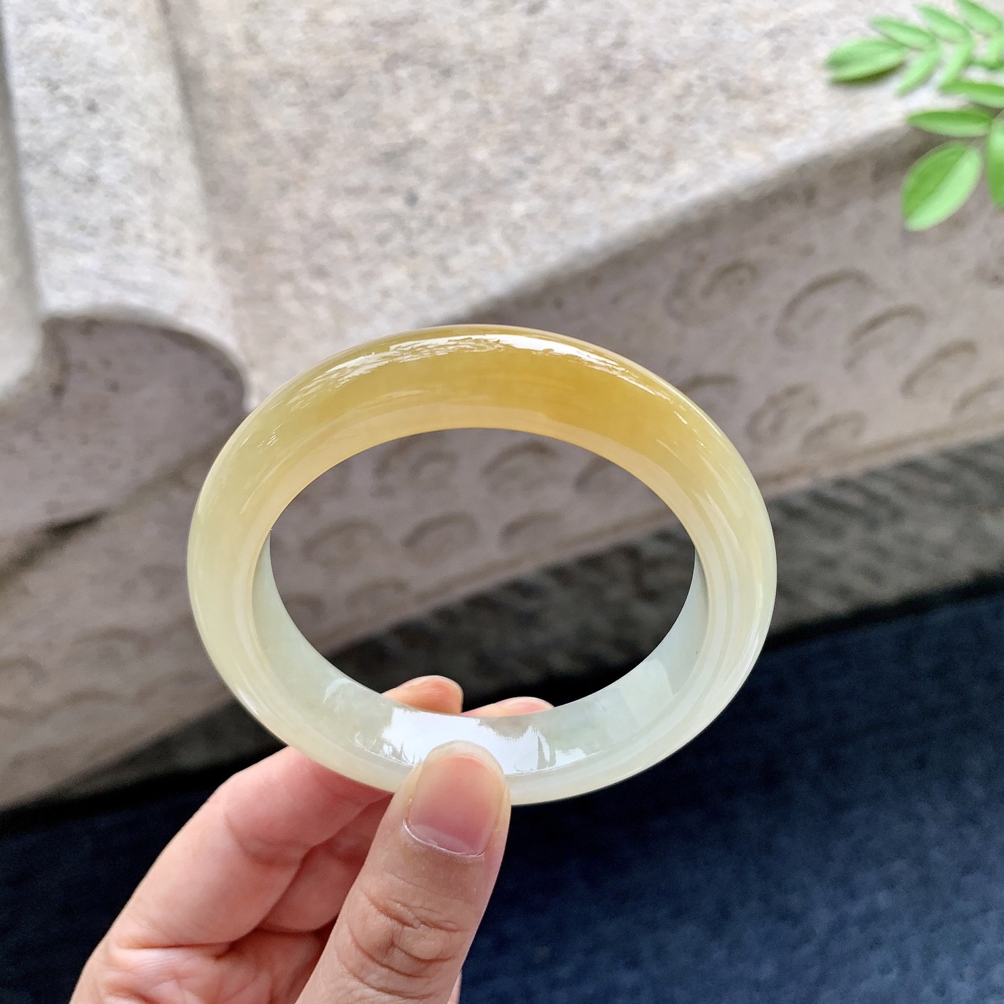 正圈53 54 圈口54/12.3/8.8 编码J7091601 冰糯黄翡，水润，种老，细腻，有棉线