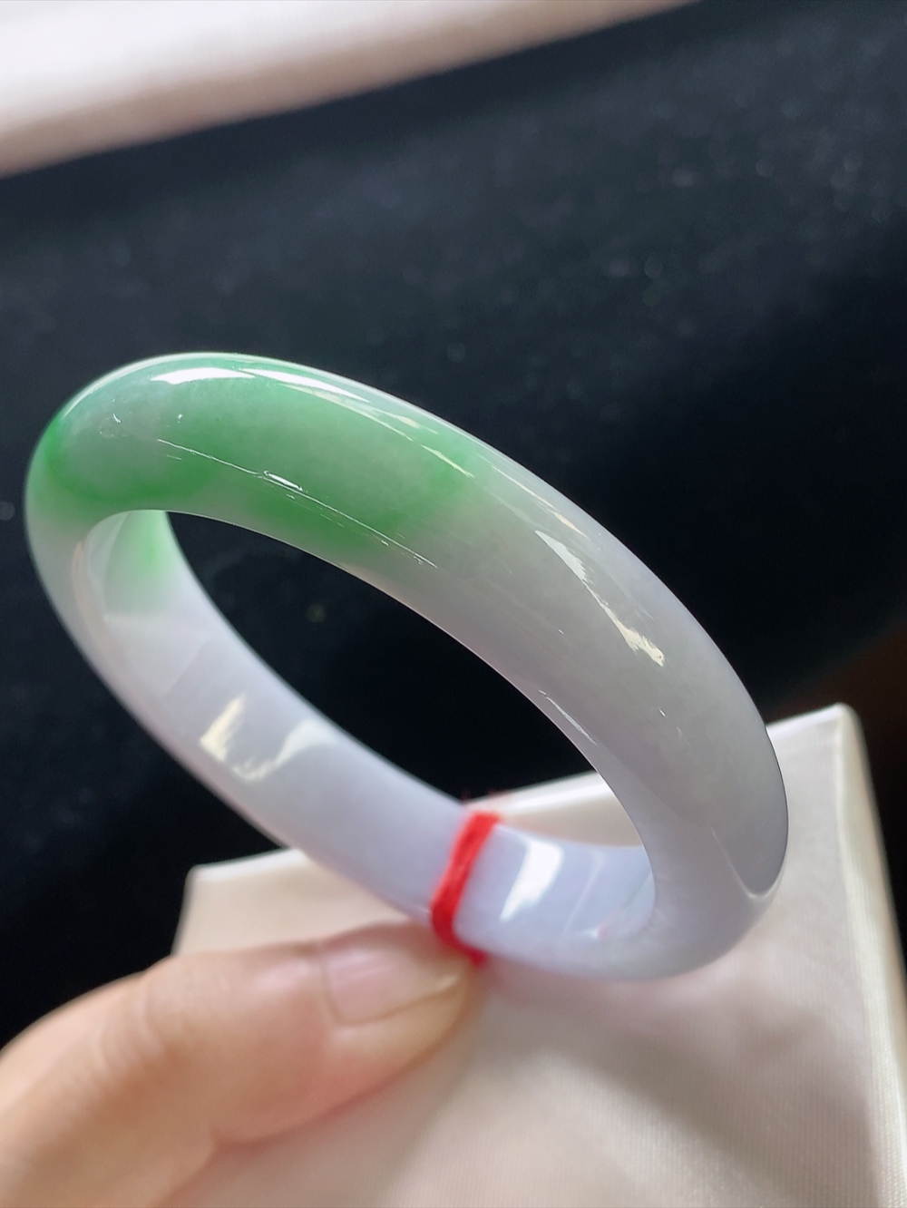 正圈飘绿手镯，圈口尺寸52.3-12-8.5mm,914yd