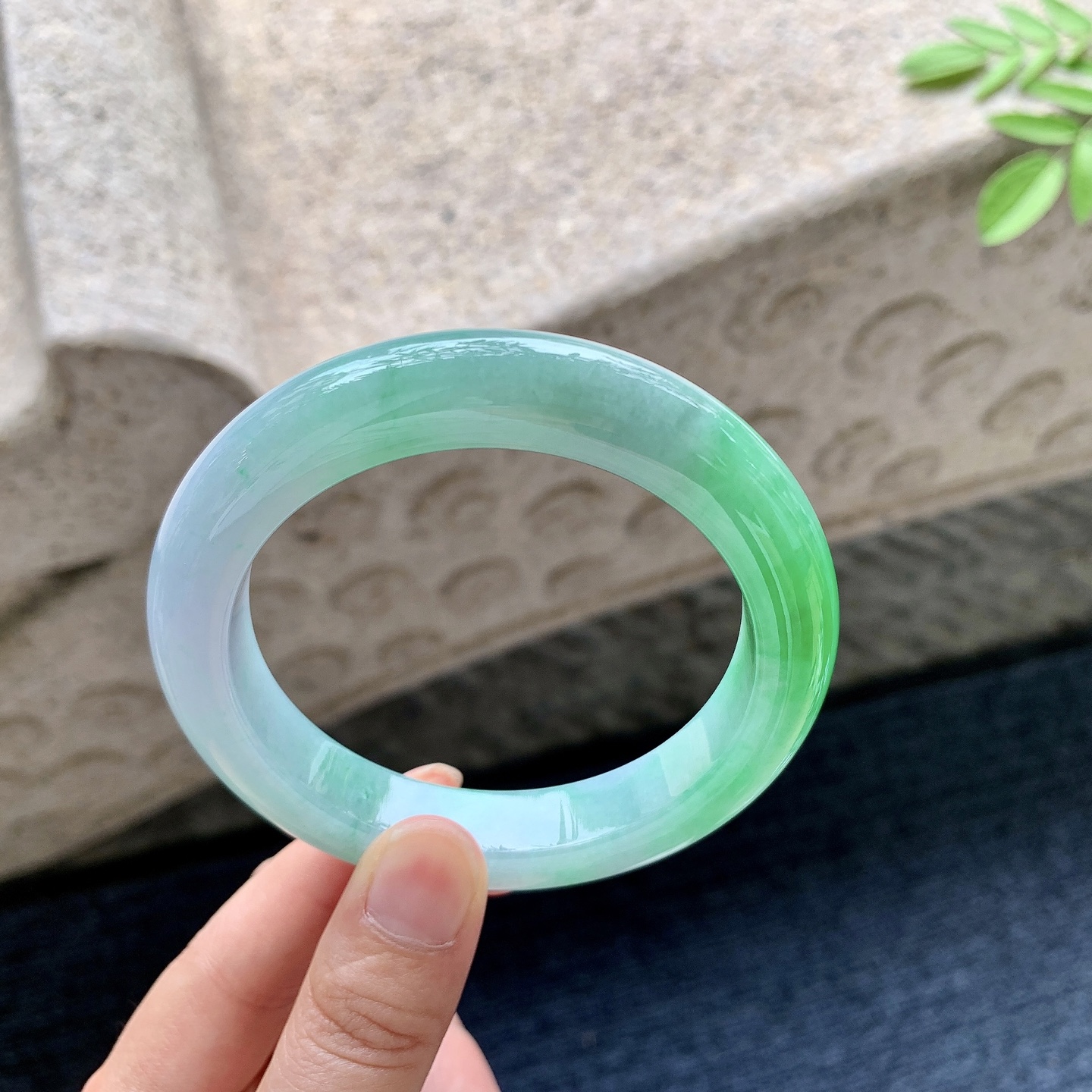 正圈58 59 圈口59/12/10 编码G7091630 糯冰椿彩，水润，种老，细腻，打灯有棉线